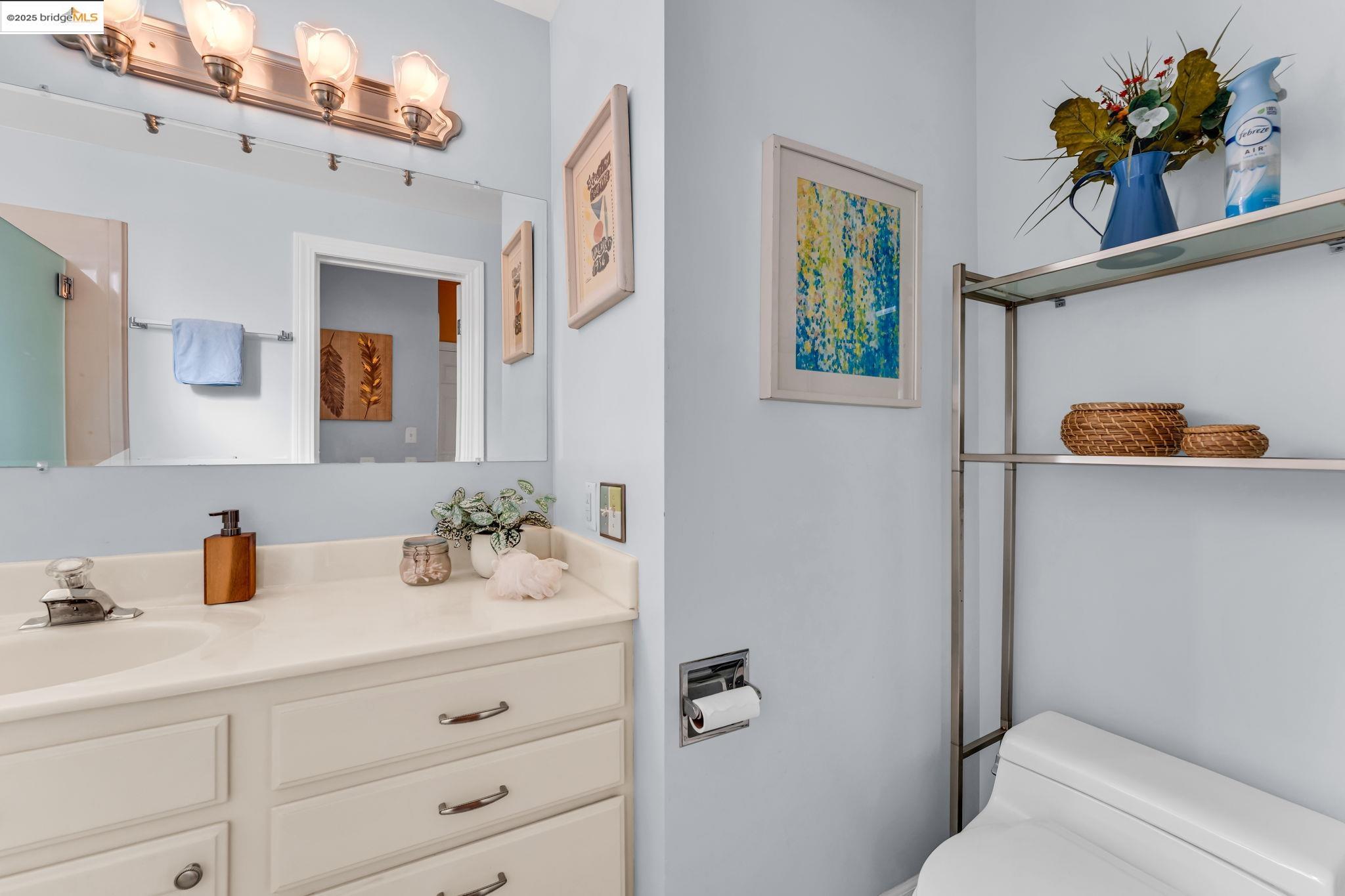 Detail Gallery Image 32 of 45 For 595 22nd St, Oakland,  CA 94612 - 2 Beds | 2 Baths