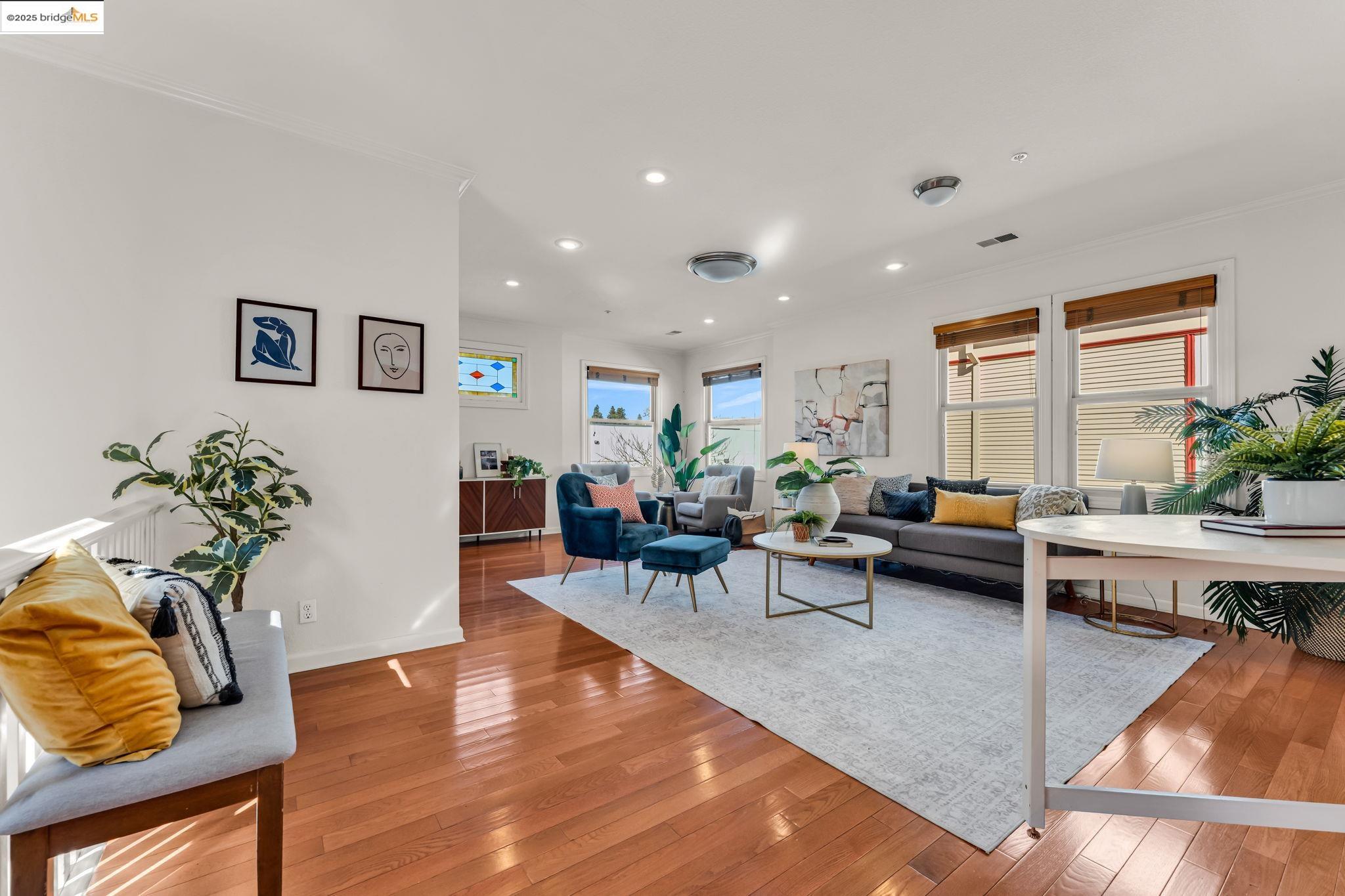 Detail Gallery Image 7 of 45 For 595 22nd St, Oakland,  CA 94612 - 2 Beds | 2 Baths
