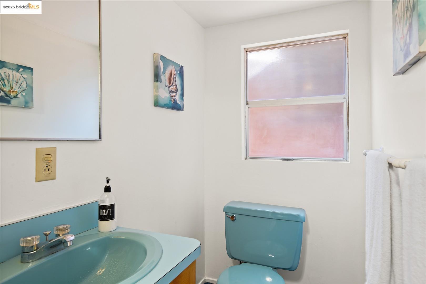 Detail Gallery Image 11 of 31 For 1716 Jaynes St, Berkeley,  CA 94703 - 2 Beds | 1/1 Baths