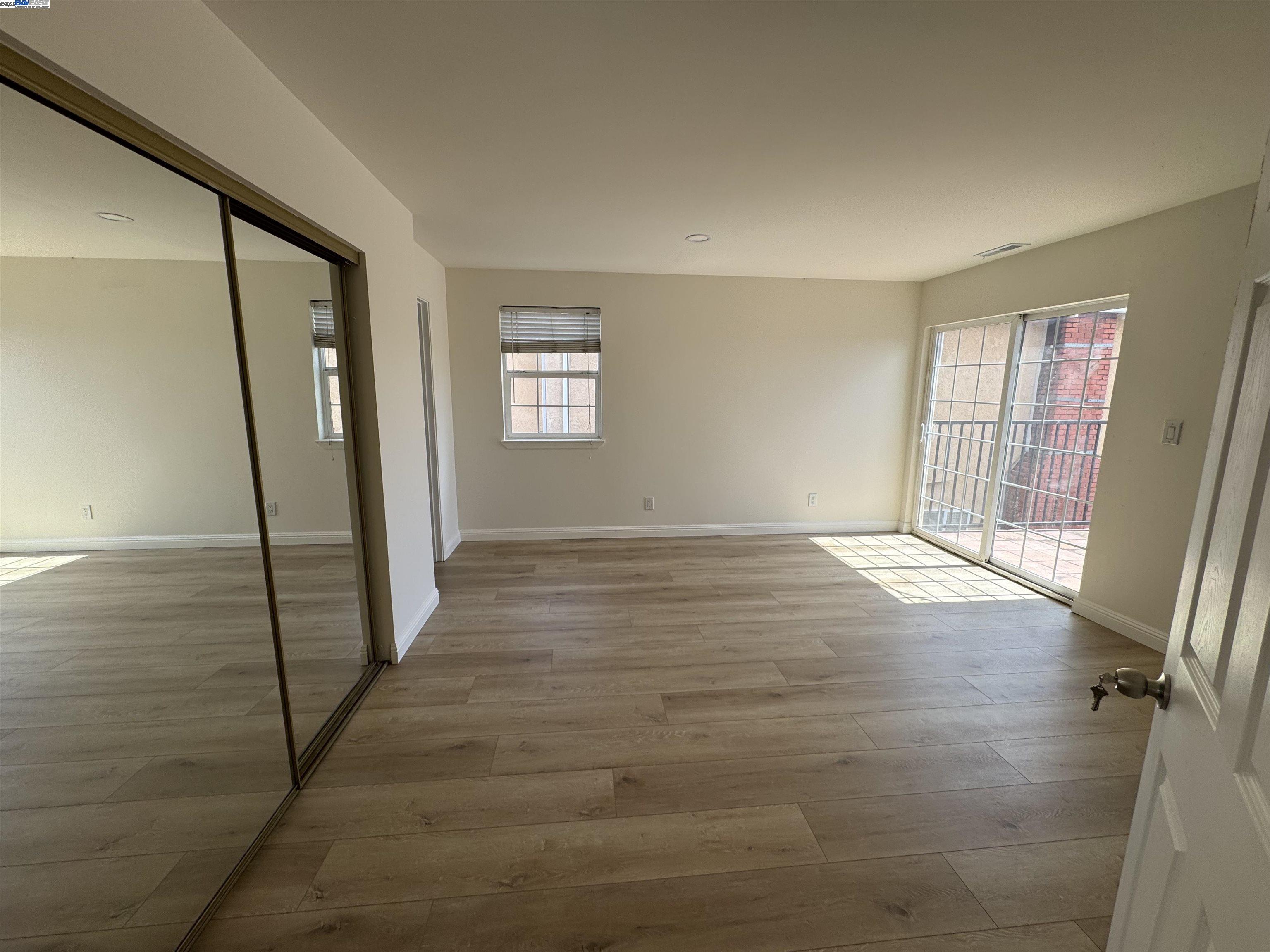 Detail Gallery Image 12 of 26 For 505 Nevin Ave, Richmond,  CA 94801 - 4 Beds | 2/1 Baths