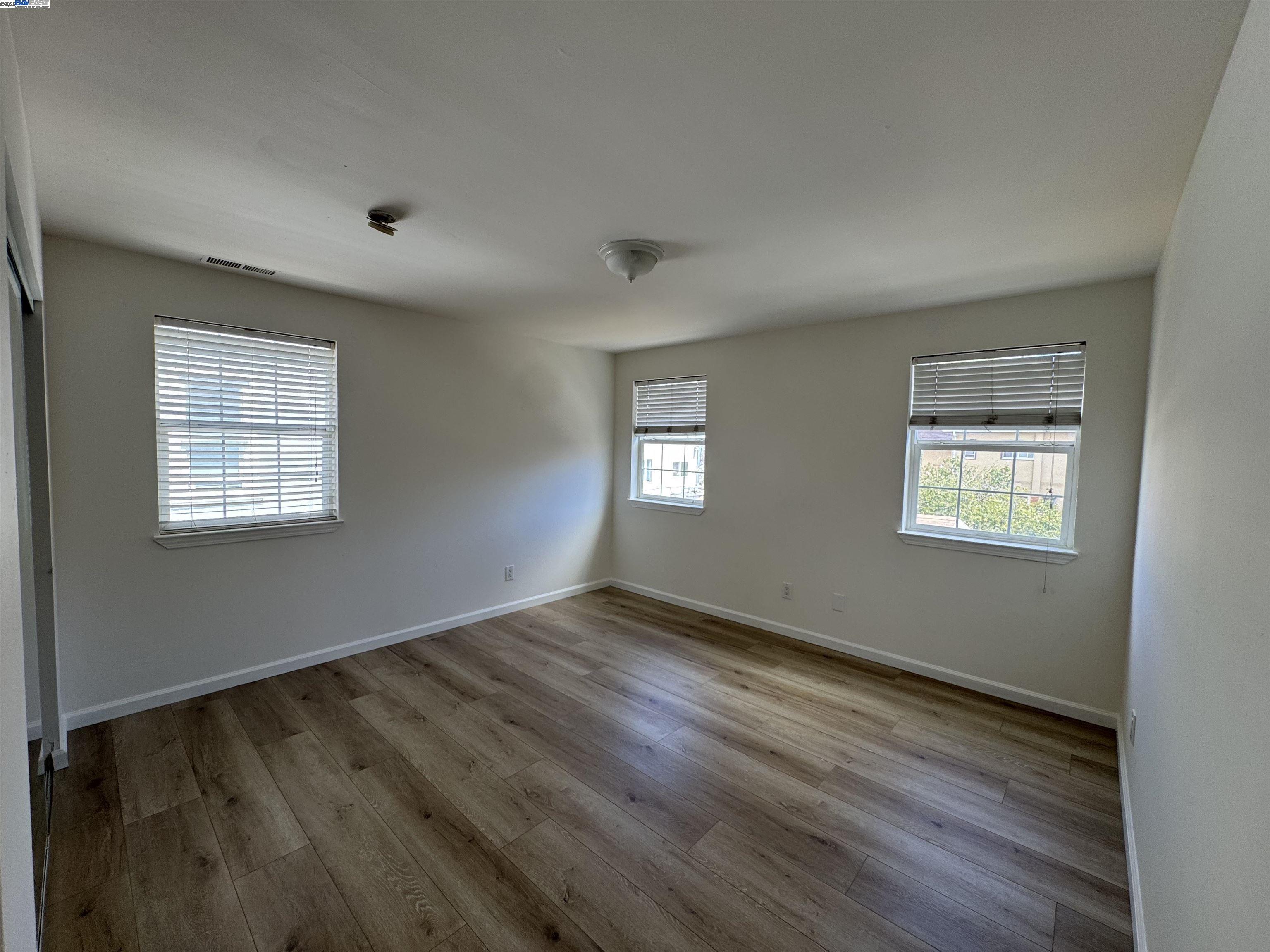 Detail Gallery Image 19 of 26 For 505 Nevin Ave, Richmond,  CA 94801 - 4 Beds | 2/1 Baths
