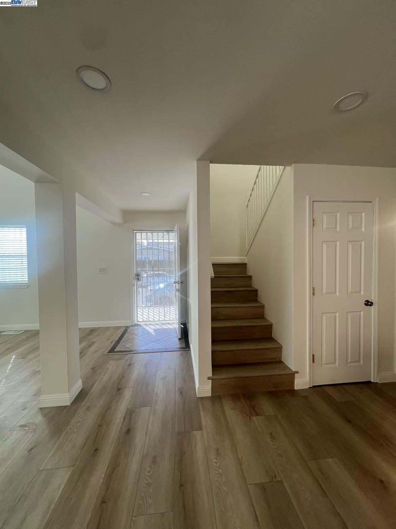 Detail Gallery Image 8 of 26 For 505 Nevin Ave, Richmond,  CA 94801 - 4 Beds | 2/1 Baths