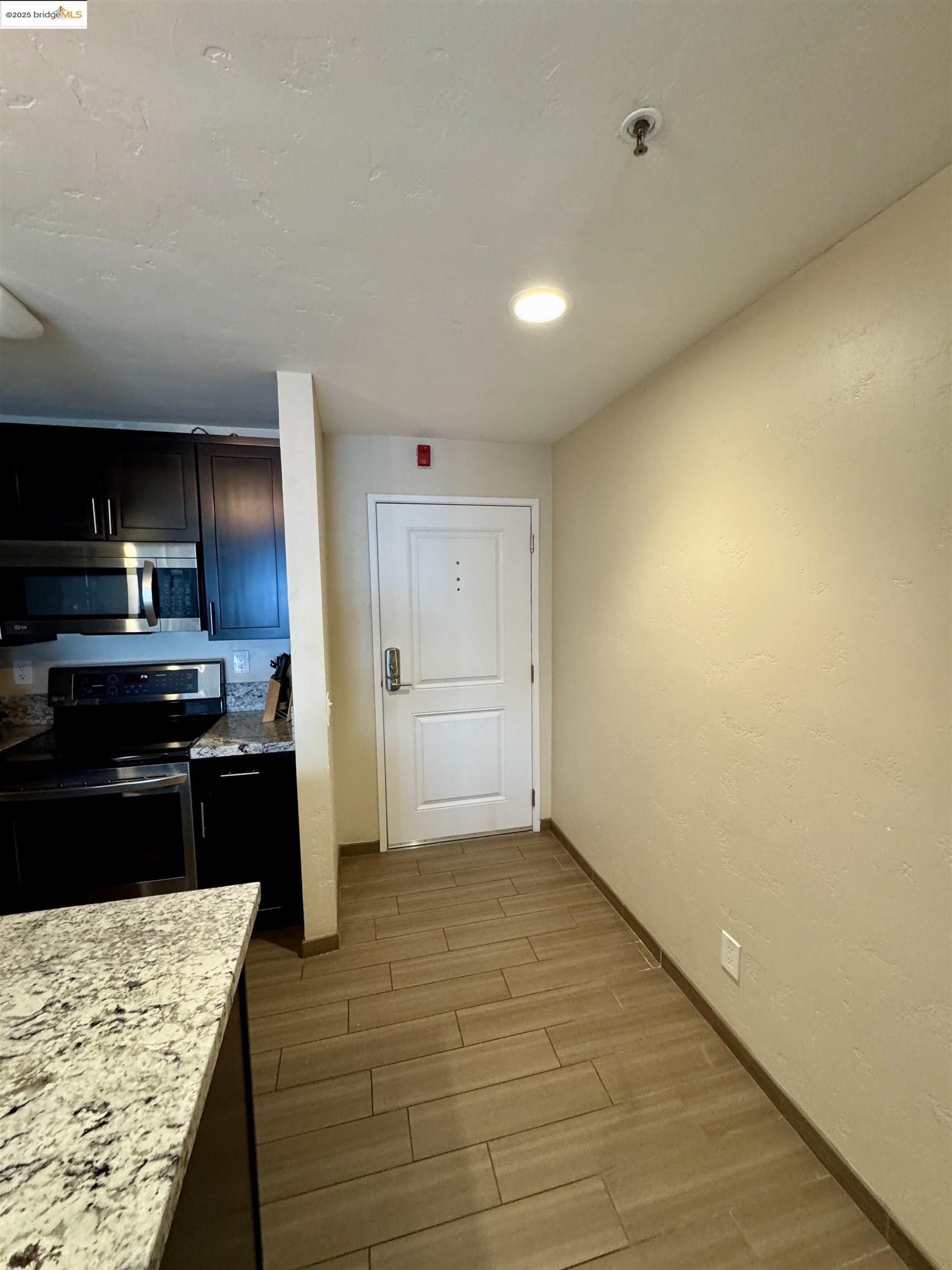 Detail Gallery Image 12 of 28 For 6400 Christie Ave, Emeryville,  CA 94608 - 1 Beds | 1 Baths