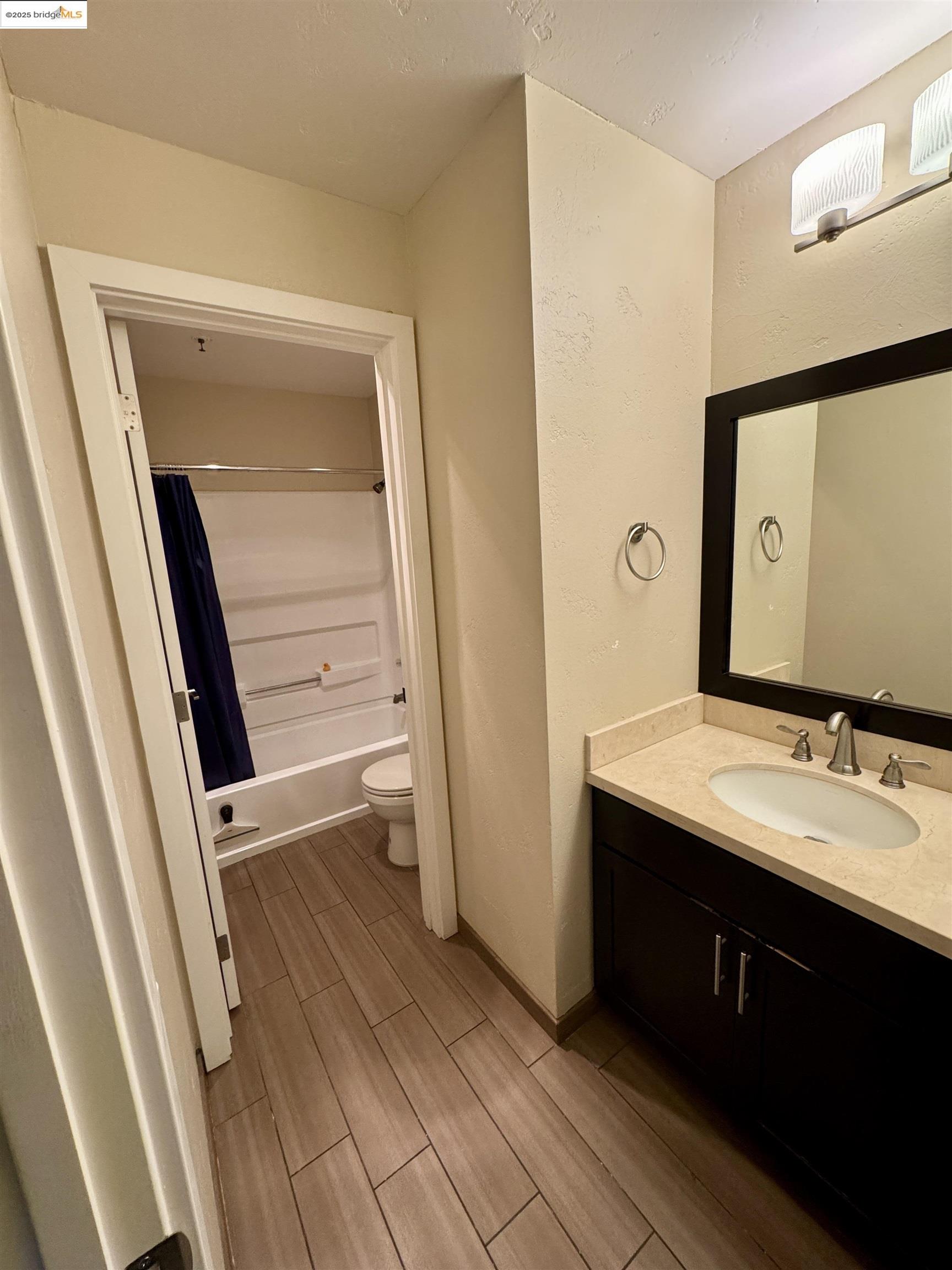 Detail Gallery Image 14 of 28 For 6400 Christie Ave, Emeryville,  CA 94608 - 1 Beds | 1 Baths