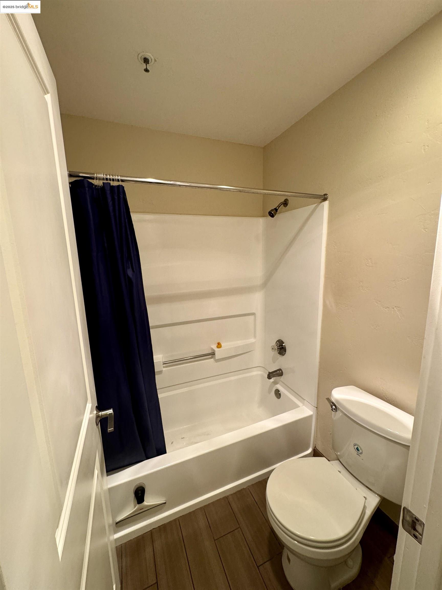 Detail Gallery Image 15 of 28 For 6400 Christie Ave, Emeryville,  CA 94608 - 1 Beds | 1 Baths