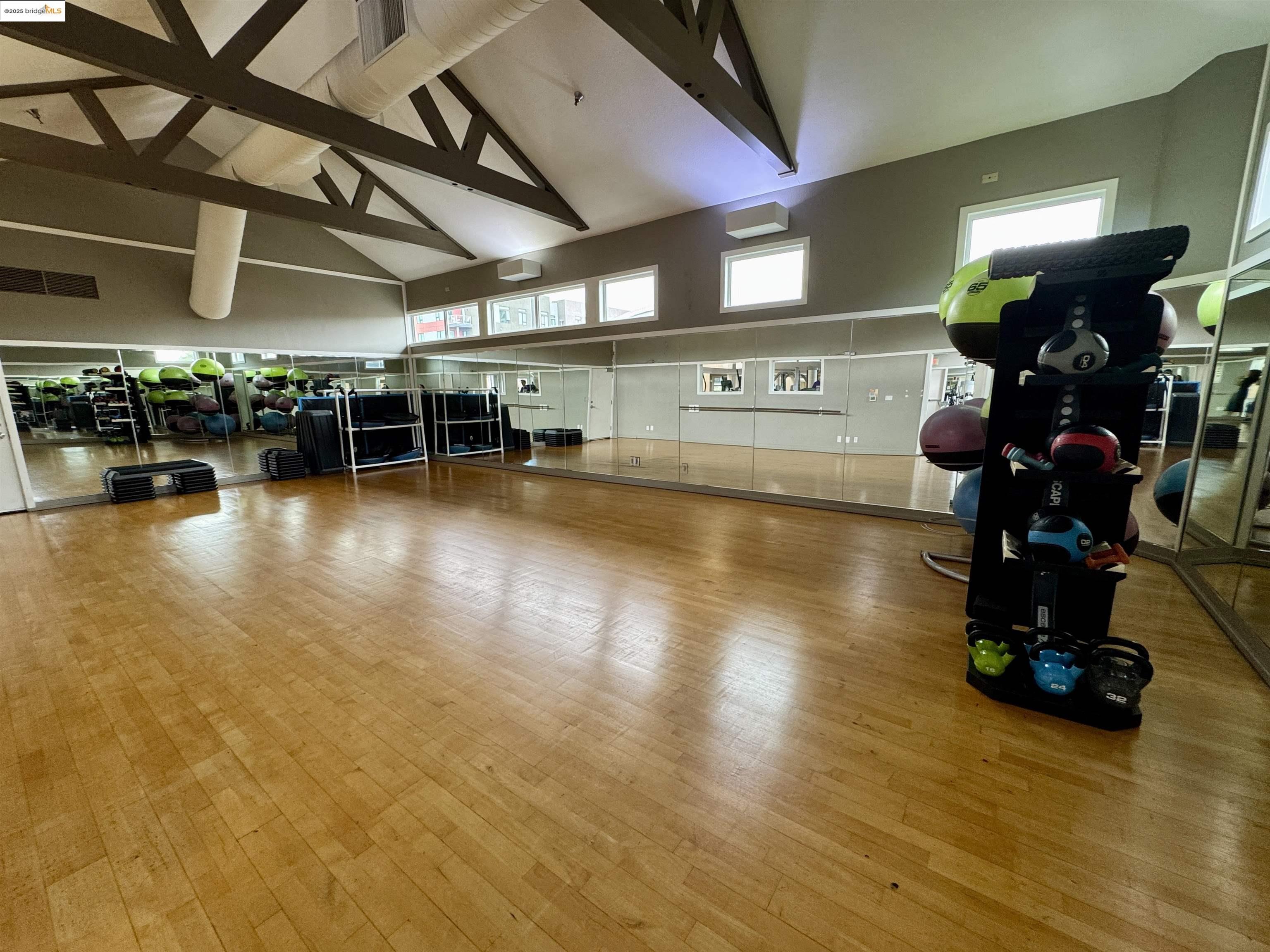 Detail Gallery Image 19 of 28 For 6400 Christie Ave, Emeryville,  CA 94608 - 1 Beds | 1 Baths