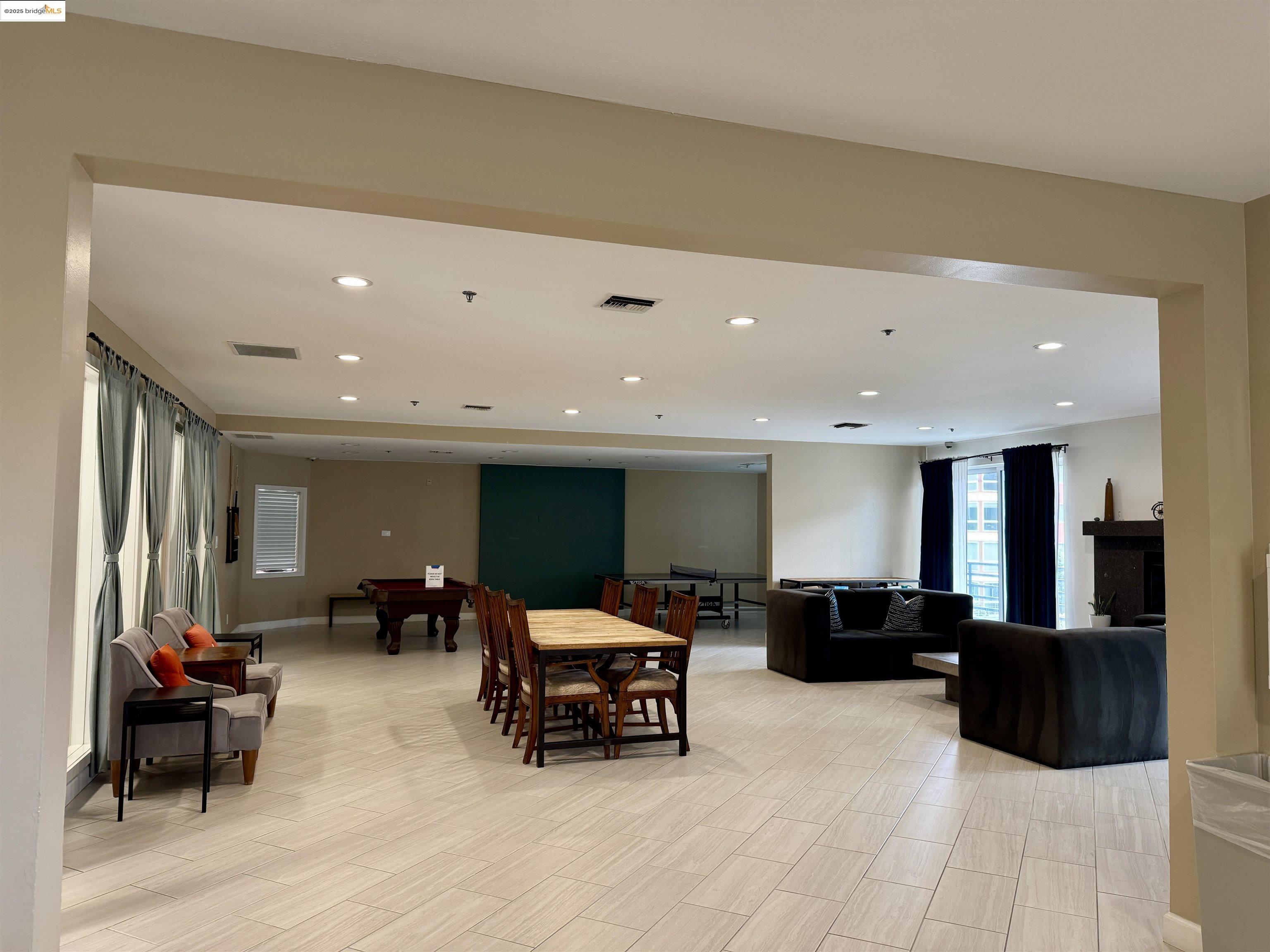 Detail Gallery Image 23 of 28 For 6400 Christie Ave, Emeryville,  CA 94608 - 1 Beds | 1 Baths