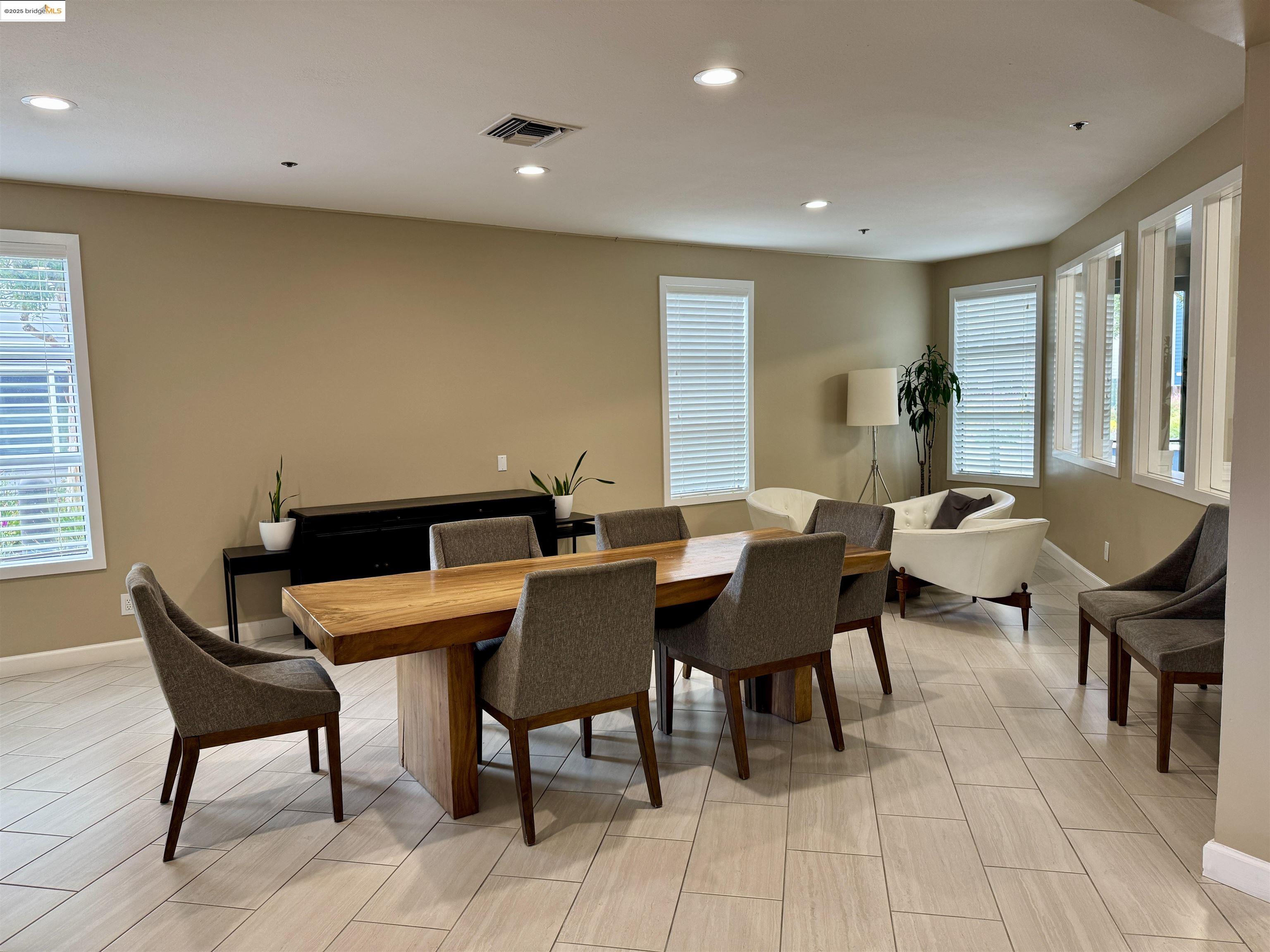 Detail Gallery Image 24 of 28 For 6400 Christie Ave, Emeryville,  CA 94608 - 1 Beds | 1 Baths