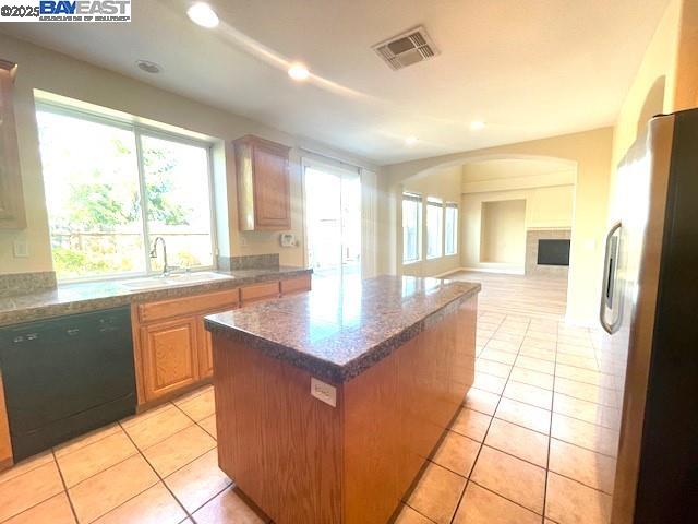 Detail Gallery Image 14 of 34 For 2501 Crystal Way, Antioch,  CA 94531 - 4 Beds | 2/1 Baths