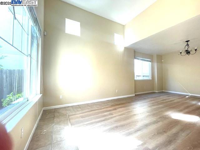 Detail Gallery Image 5 of 34 For 2501 Crystal Way, Antioch,  CA 94531 - 4 Beds | 2/1 Baths