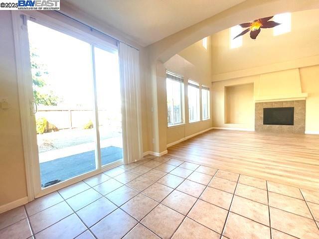 Detail Gallery Image 7 of 34 For 2501 Crystal Way, Antioch,  CA 94531 - 4 Beds | 2/1 Baths