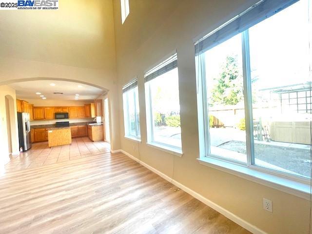 Detail Gallery Image 10 of 34 For 2501 Crystal Way, Antioch,  CA 94531 - 4 Beds | 2/1 Baths