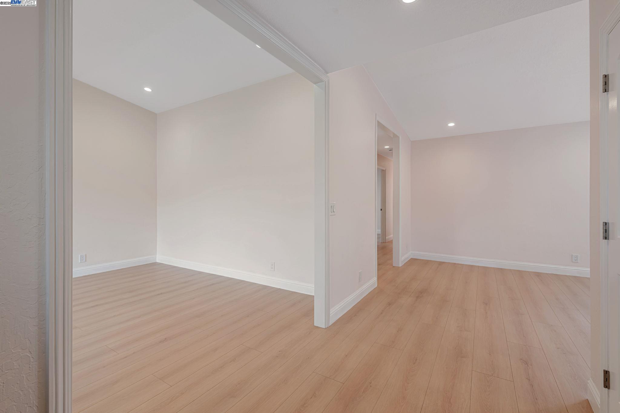 Detail Gallery Image 12 of 38 For 32814 Shaver Lake St, Fremont,  CA 94555 - 4 Beds | 2 Baths