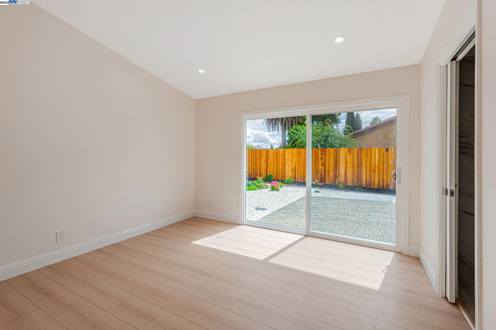 Detail Gallery Image 21 of 38 For 32814 Shaver Lake St, Fremont,  CA 94555 - 4 Beds | 2 Baths