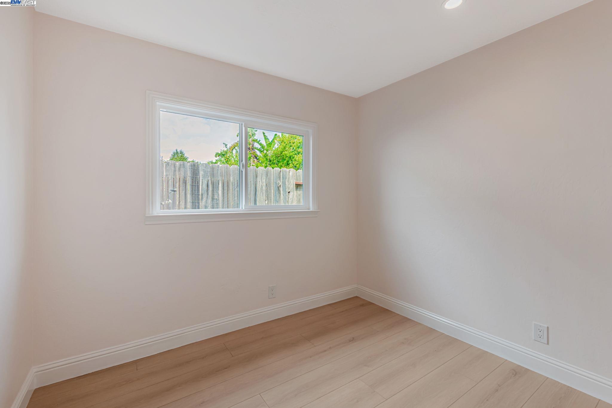 Detail Gallery Image 23 of 38 For 32814 Shaver Lake St, Fremont,  CA 94555 - 4 Beds | 2 Baths