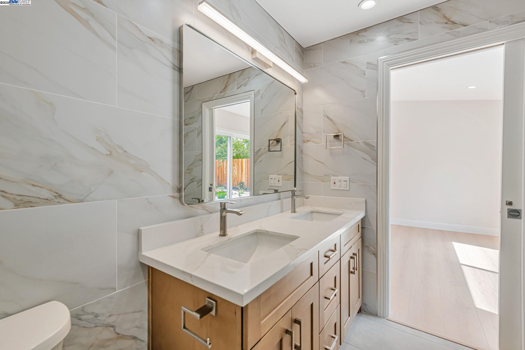 Detail Gallery Image 27 of 38 For 32814 Shaver Lake St, Fremont,  CA 94555 - 4 Beds | 2 Baths