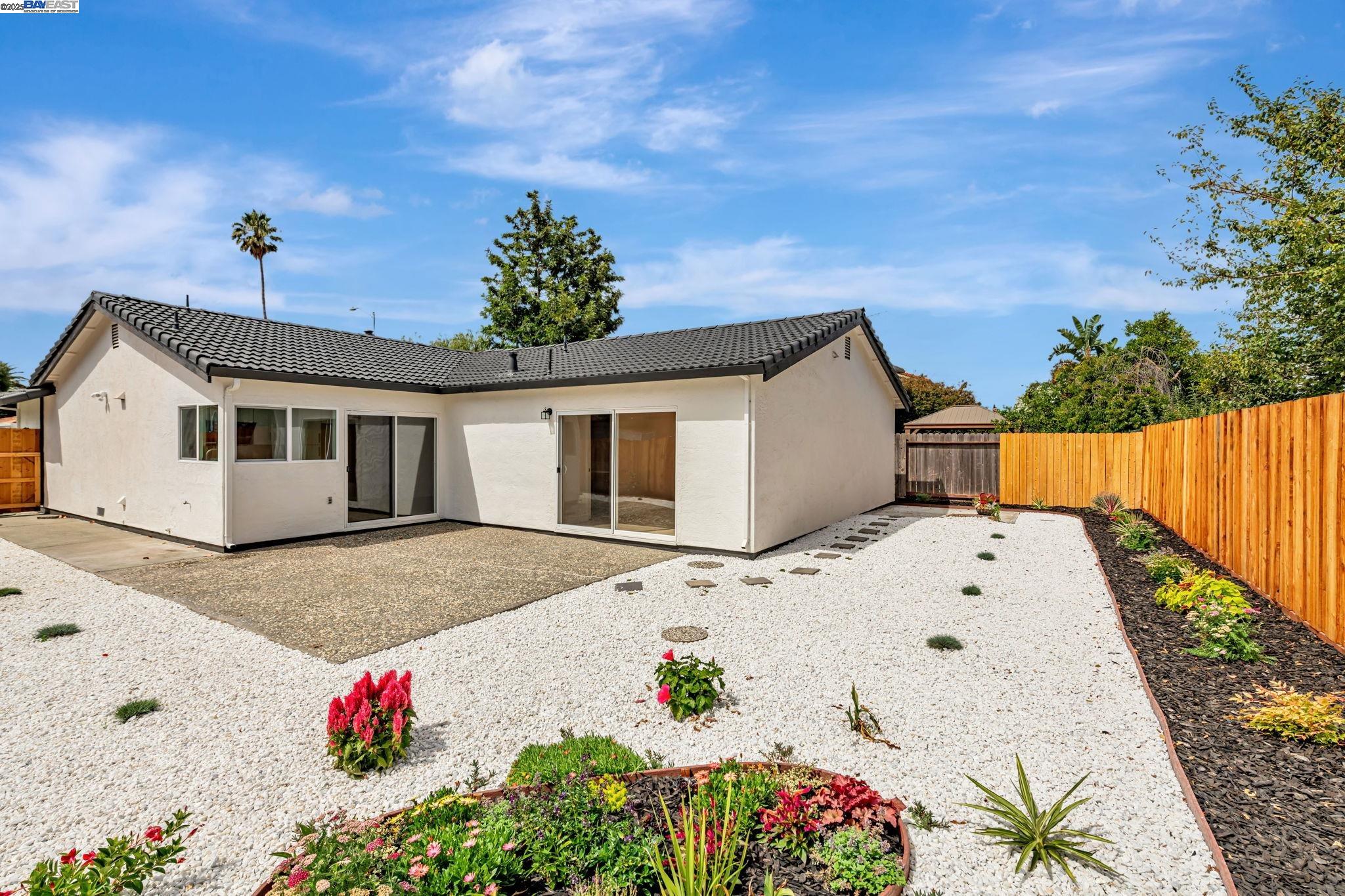 Detail Gallery Image 33 of 38 For 32814 Shaver Lake St, Fremont,  CA 94555 - 4 Beds | 2 Baths