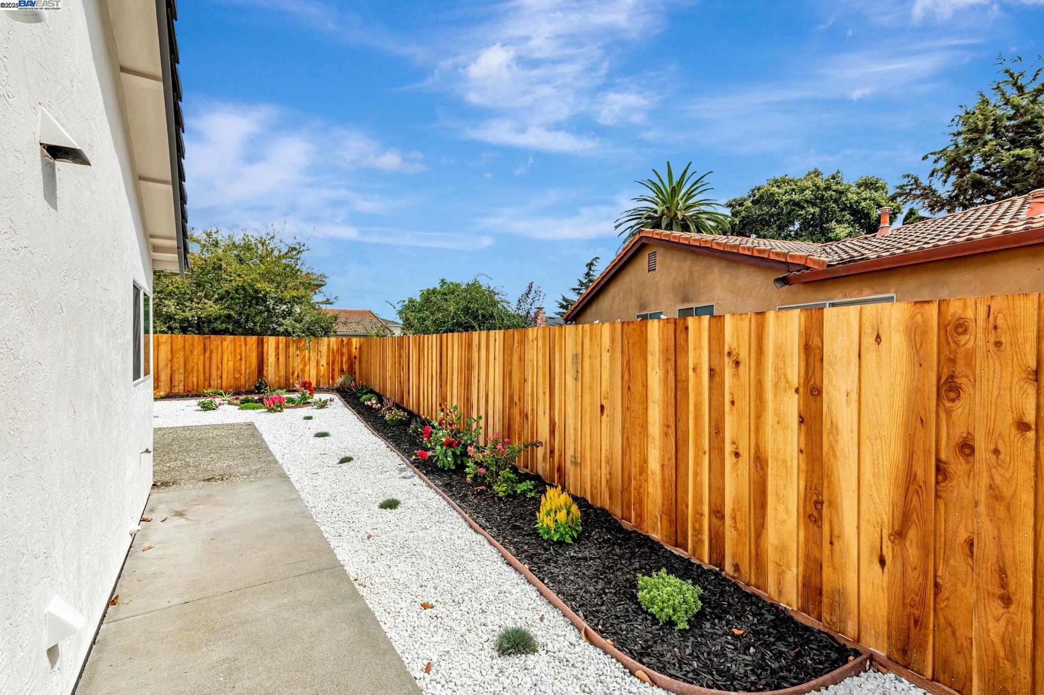 Detail Gallery Image 36 of 38 For 32814 Shaver Lake St, Fremont,  CA 94555 - 4 Beds | 2 Baths