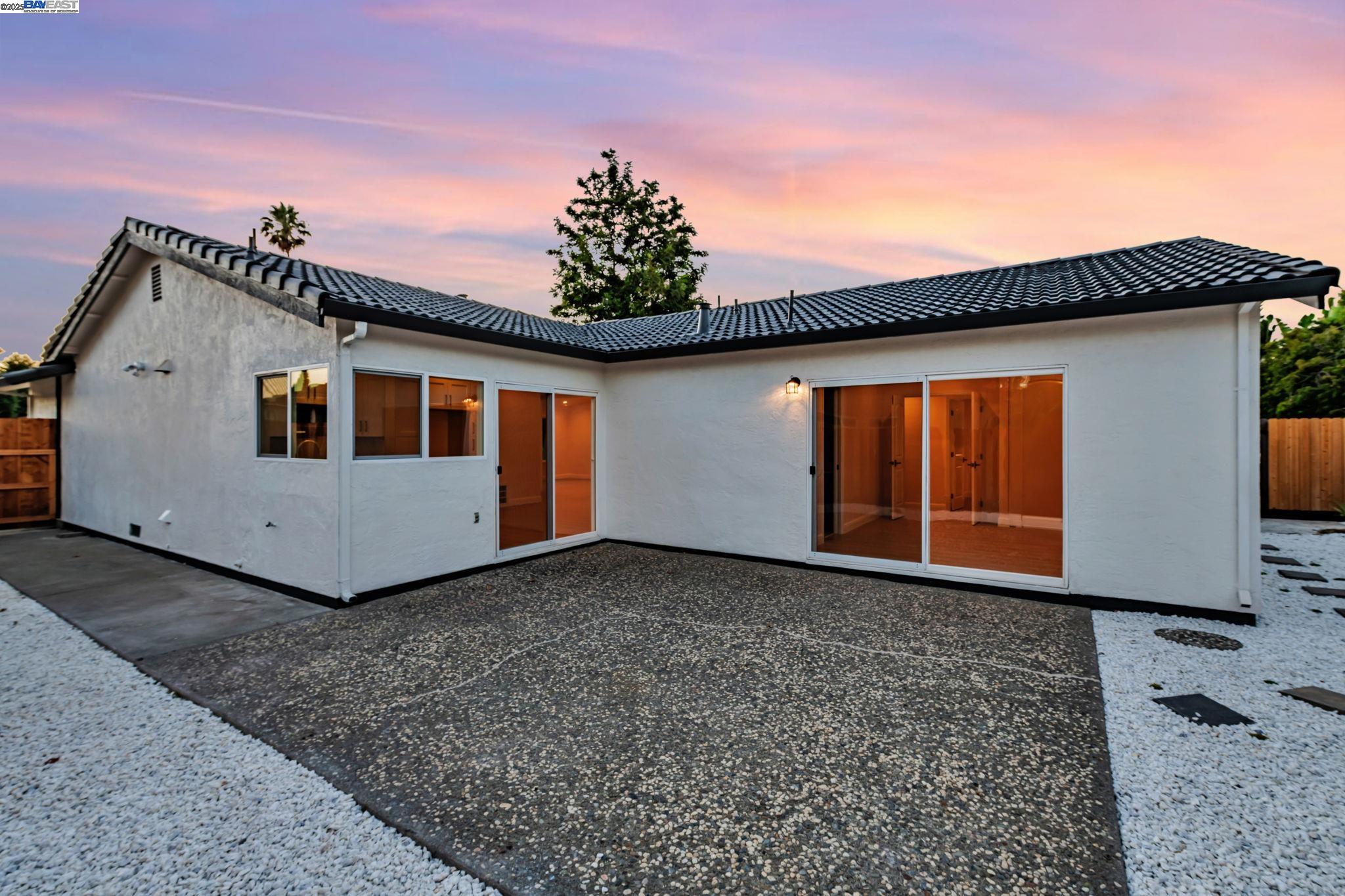 Detail Gallery Image 37 of 38 For 32814 Shaver Lake St, Fremont,  CA 94555 - 4 Beds | 2 Baths