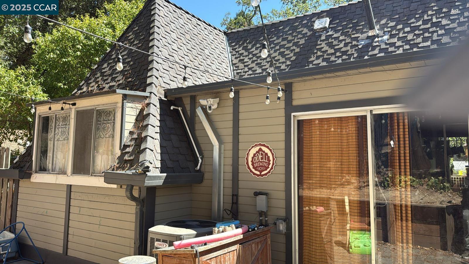 5630 Moraga Ave