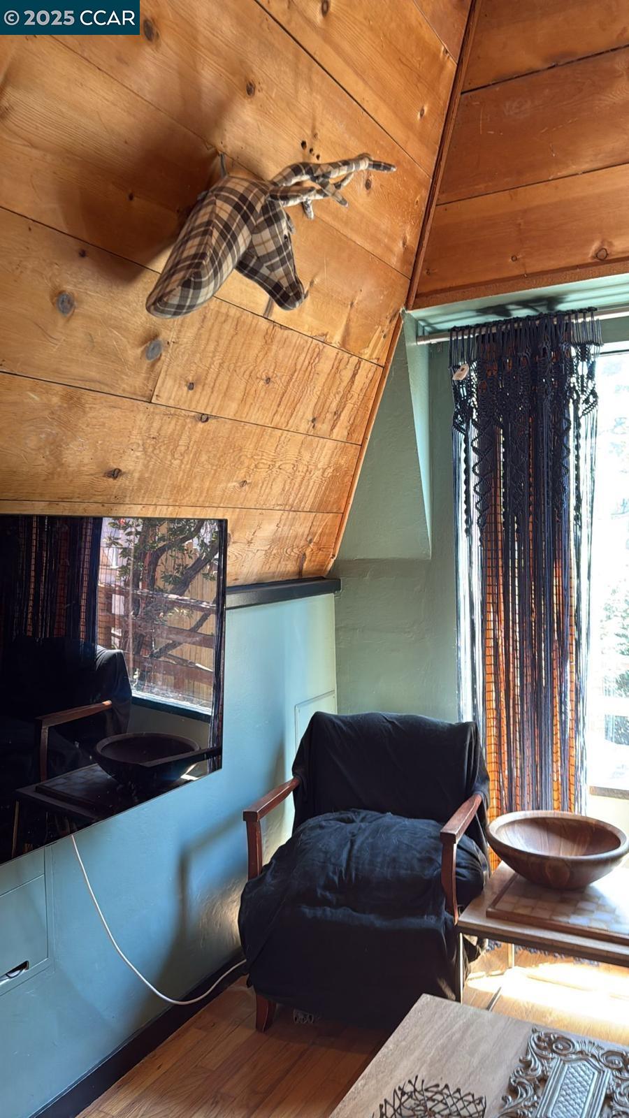 Detail Gallery Image 3 of 60 For 5630 Moraga Ave, Piedmont,  CA 94611 - 2 Beds | 1 Baths