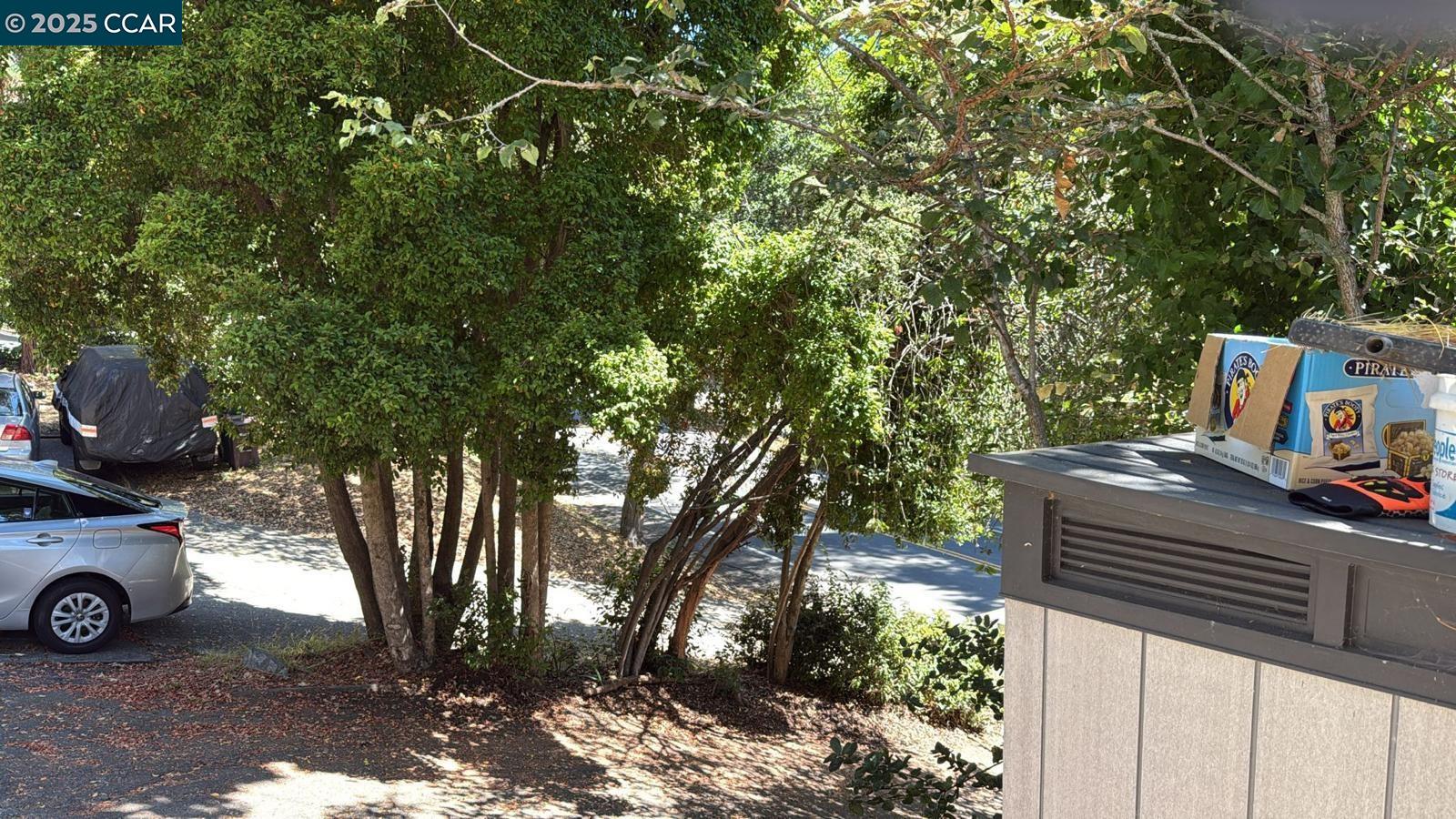 Detail Gallery Image 23 of 60 For 5630 Moraga Ave, Piedmont,  CA 94611 - 2 Beds | 1 Baths