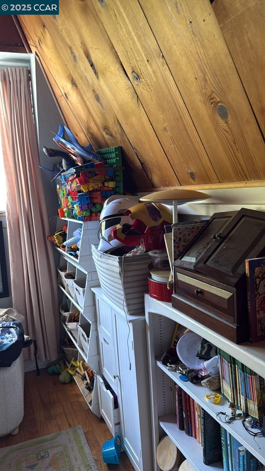 Detail Gallery Image 10 of 60 For 5630 Moraga Ave, Piedmont,  CA 94611 - 2 Beds | 1 Baths
