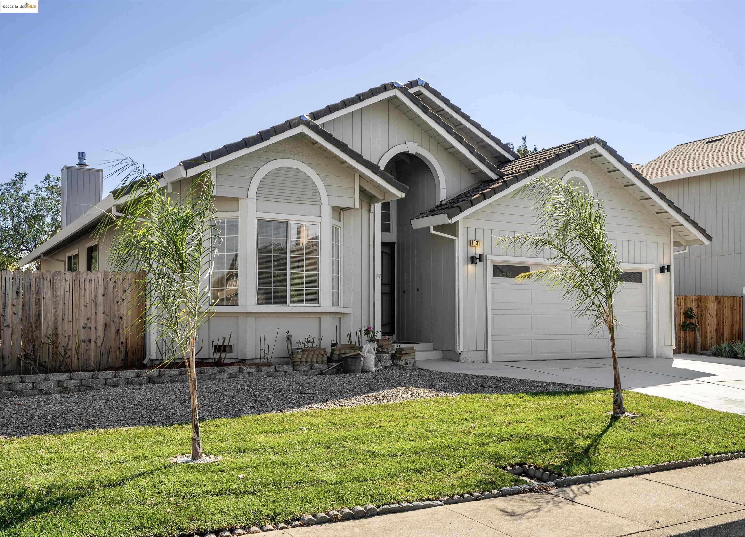 Detail Gallery Image 2 of 25 For 1031 Valley Oak Way, Fairfield,  CA 94533 - 3 Beds | 2 Baths