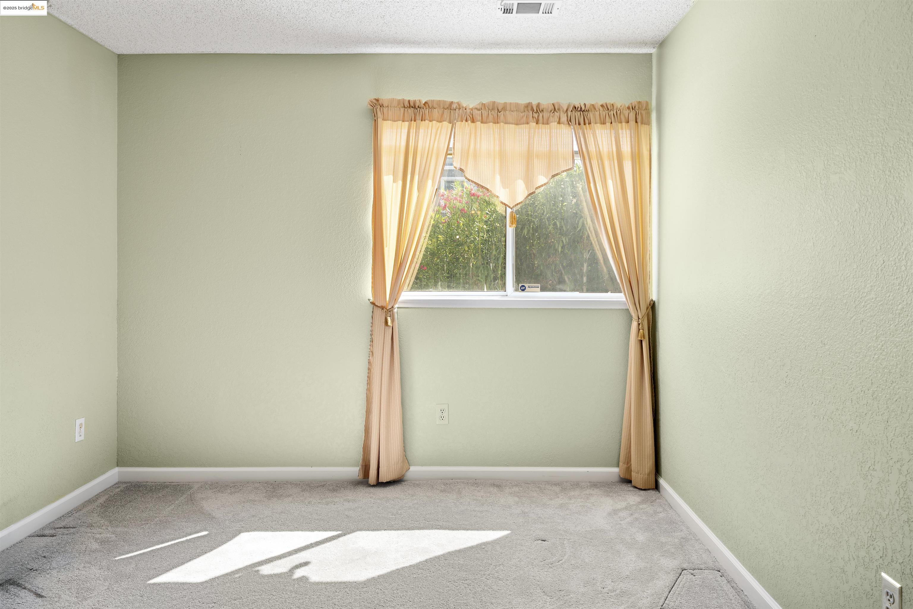 Detail Gallery Image 21 of 25 For 1031 Valley Oak Way, Fairfield,  CA 94533 - 3 Beds | 2 Baths