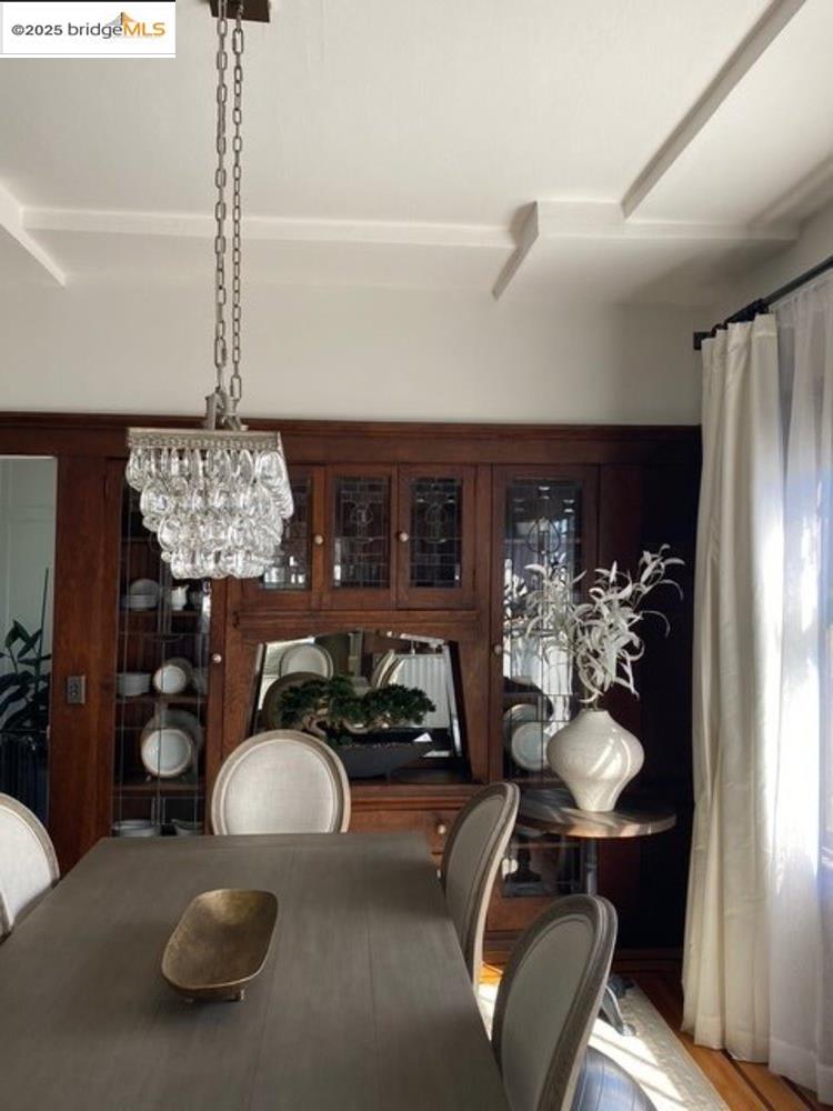 Detail Gallery Image 17 of 32 For 5540 Broadway, Oakland,  CA 94618 - 2 Beds | 2 Baths