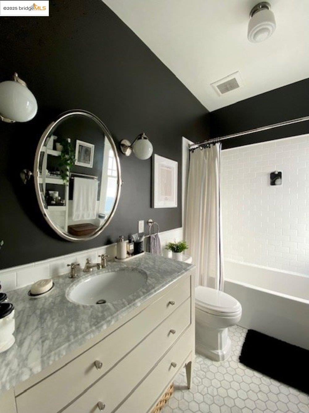 Detail Gallery Image 28 of 32 For 5540 Broadway, Oakland,  CA 94618 - 2 Beds | 2 Baths