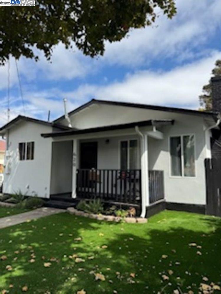 620 El Paseo Dr.