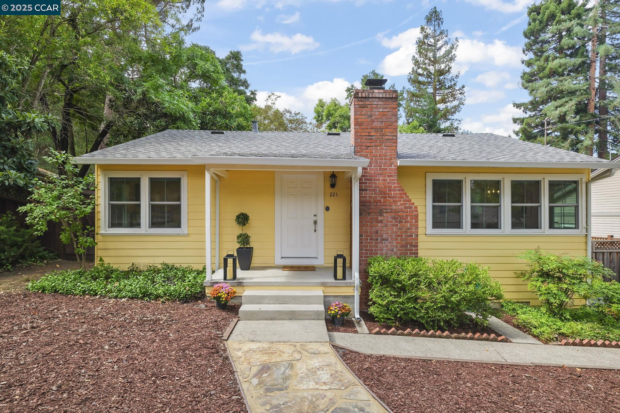 Front Image Thumbnail for CC41111580