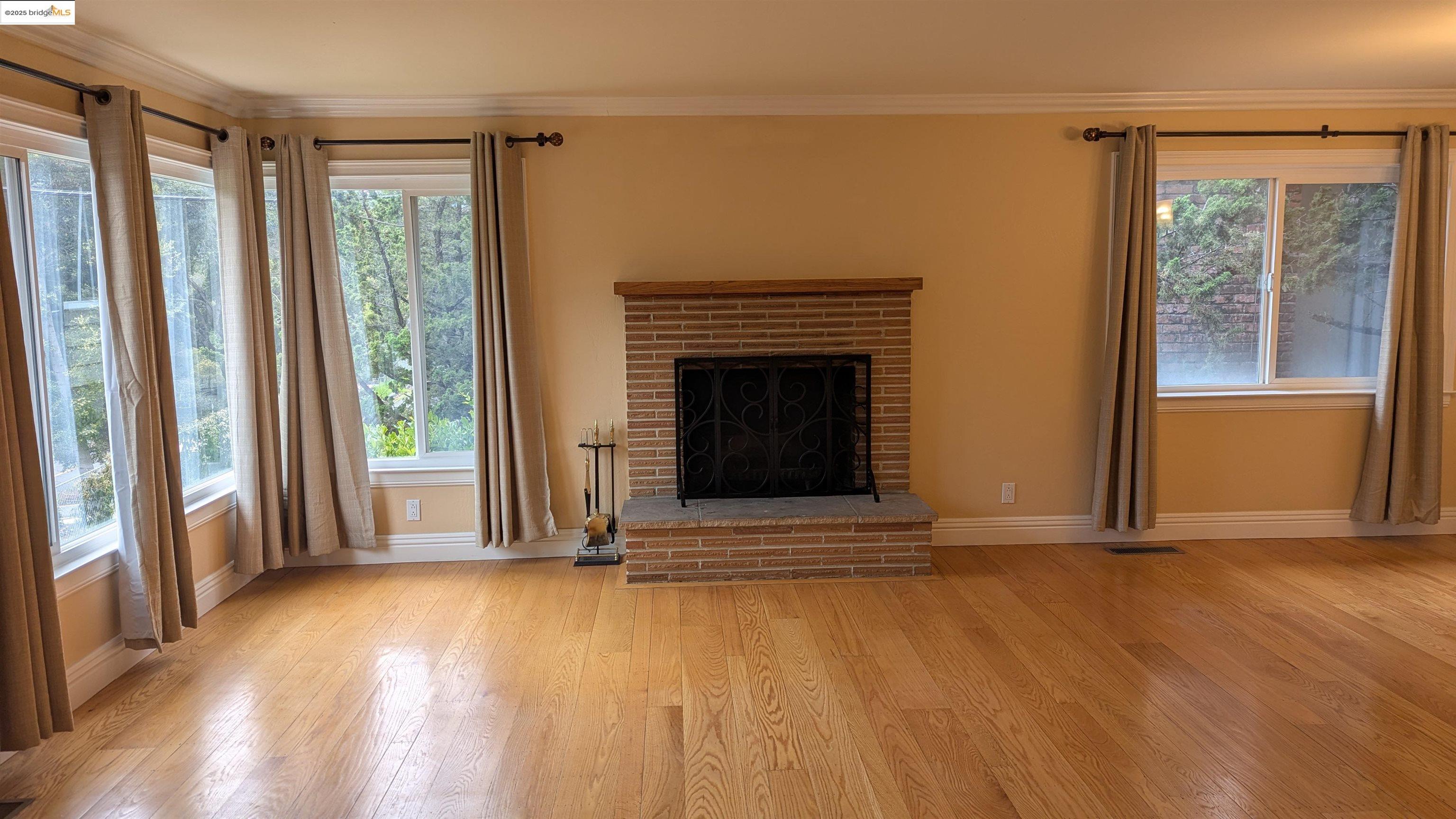 Detail Gallery Image 14 of 40 For Elysian Fields Drive, Oakland,  CA 94605 - 4 Beds | 2 Baths