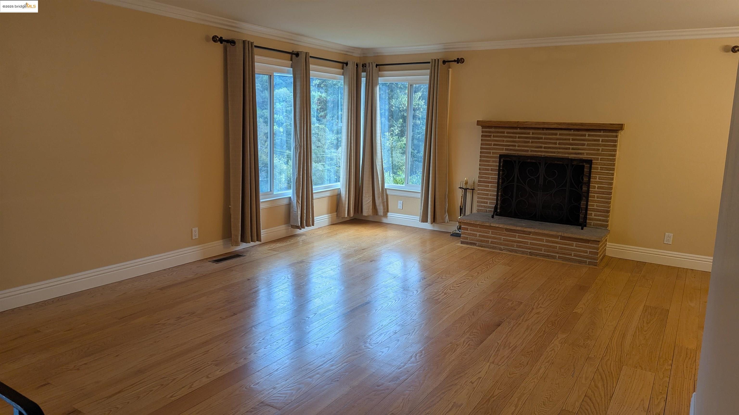 Detail Gallery Image 15 of 40 For Elysian Fields Drive, Oakland,  CA 94605 - 4 Beds | 2 Baths