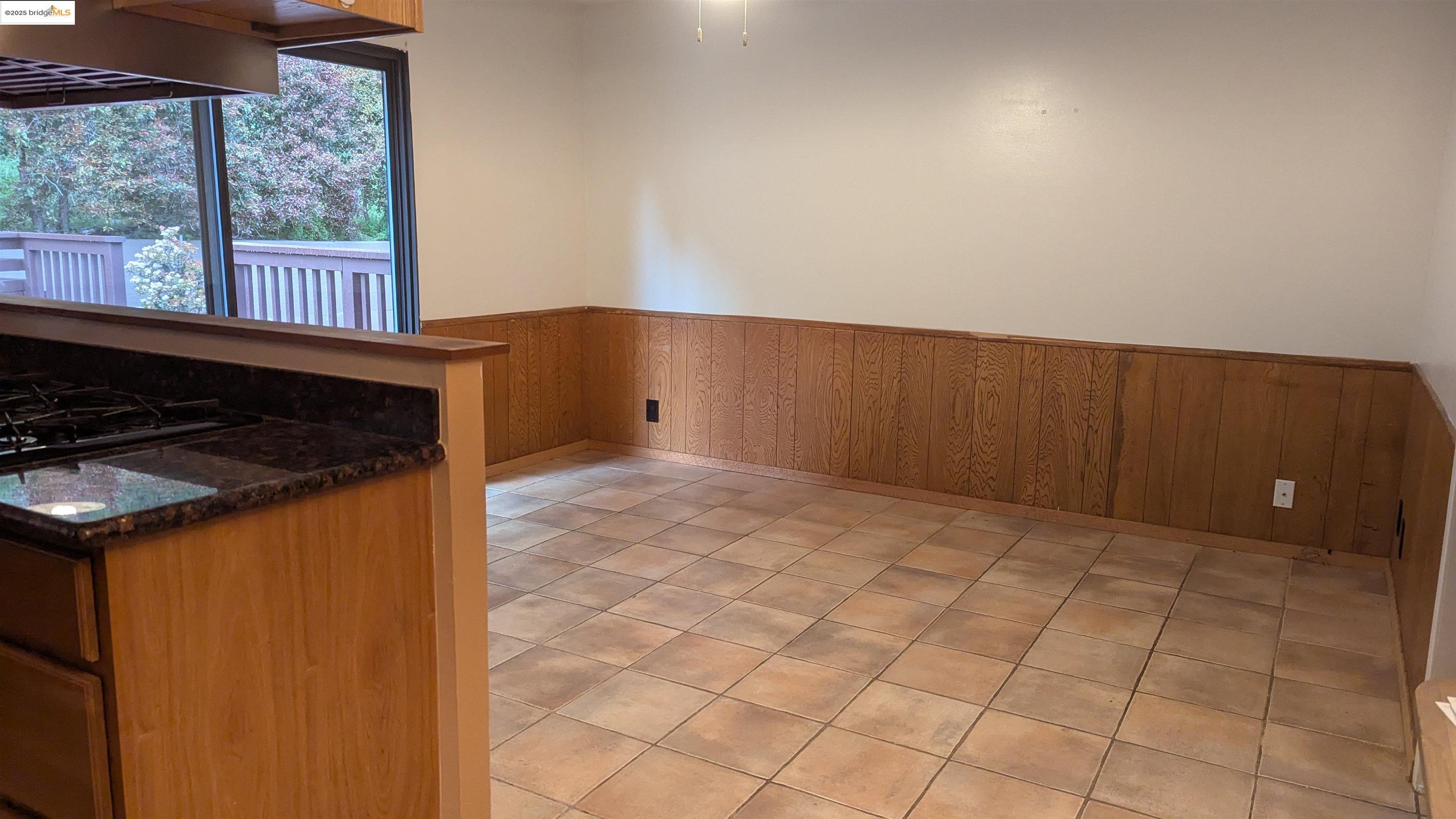 Detail Gallery Image 21 of 40 For Elysian Fields Drive, Oakland,  CA 94605 - 4 Beds | 2 Baths