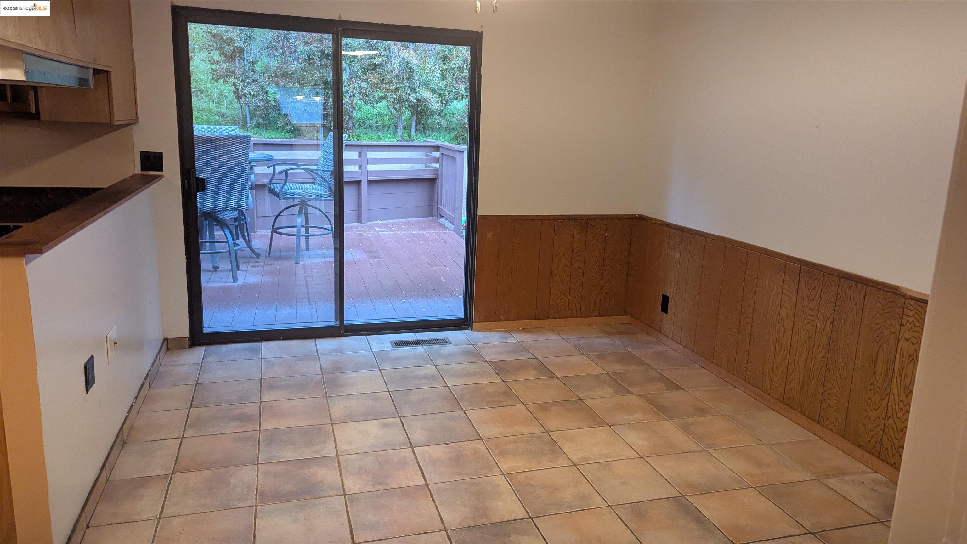 Detail Gallery Image 22 of 40 For Elysian Fields Drive, Oakland,  CA 94605 - 4 Beds | 2 Baths