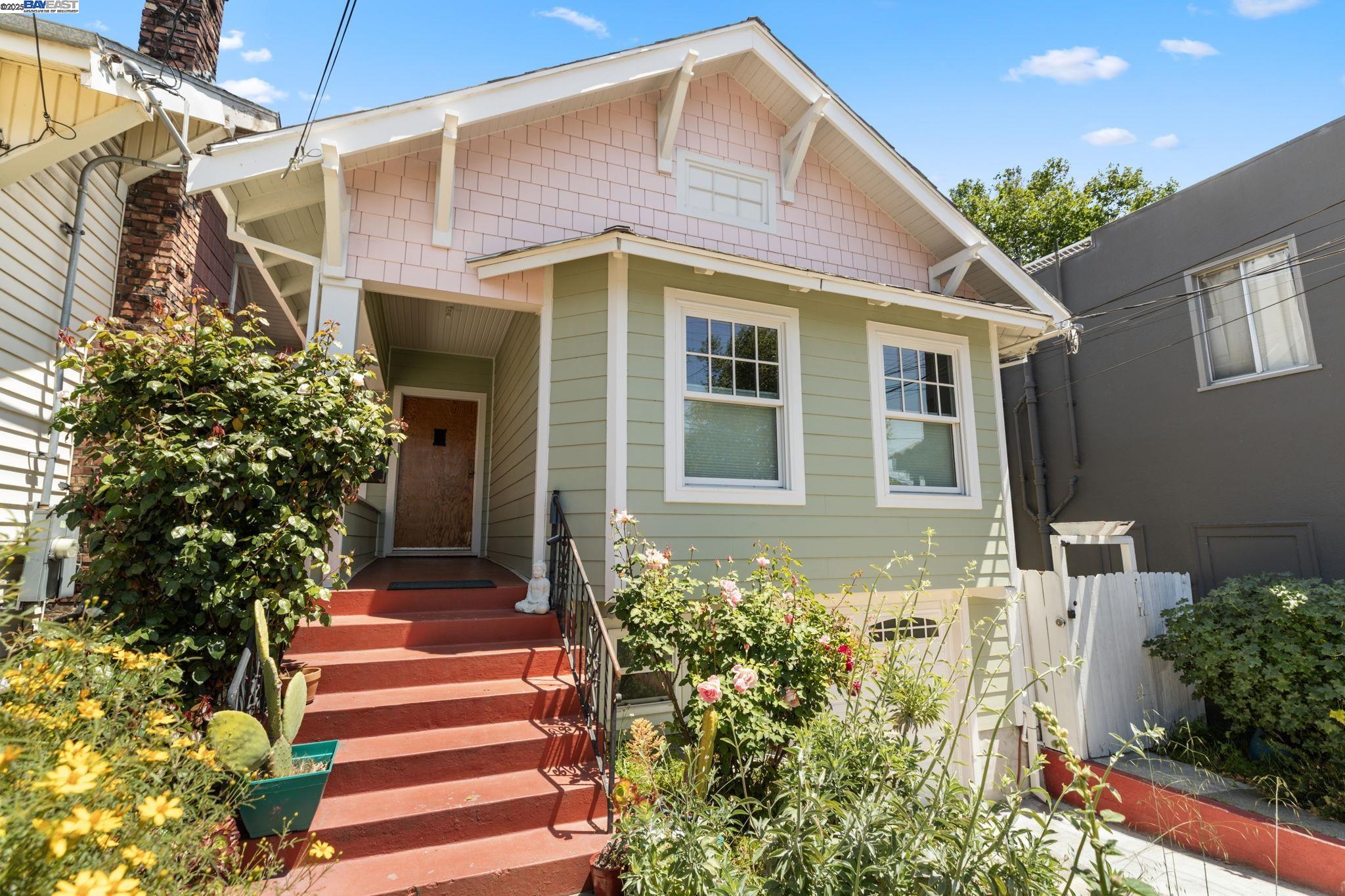 Detail Gallery Image 2 of 46 For 1034 21st St, Oakland,  CA 94606 - 2 Beds | 2 Baths