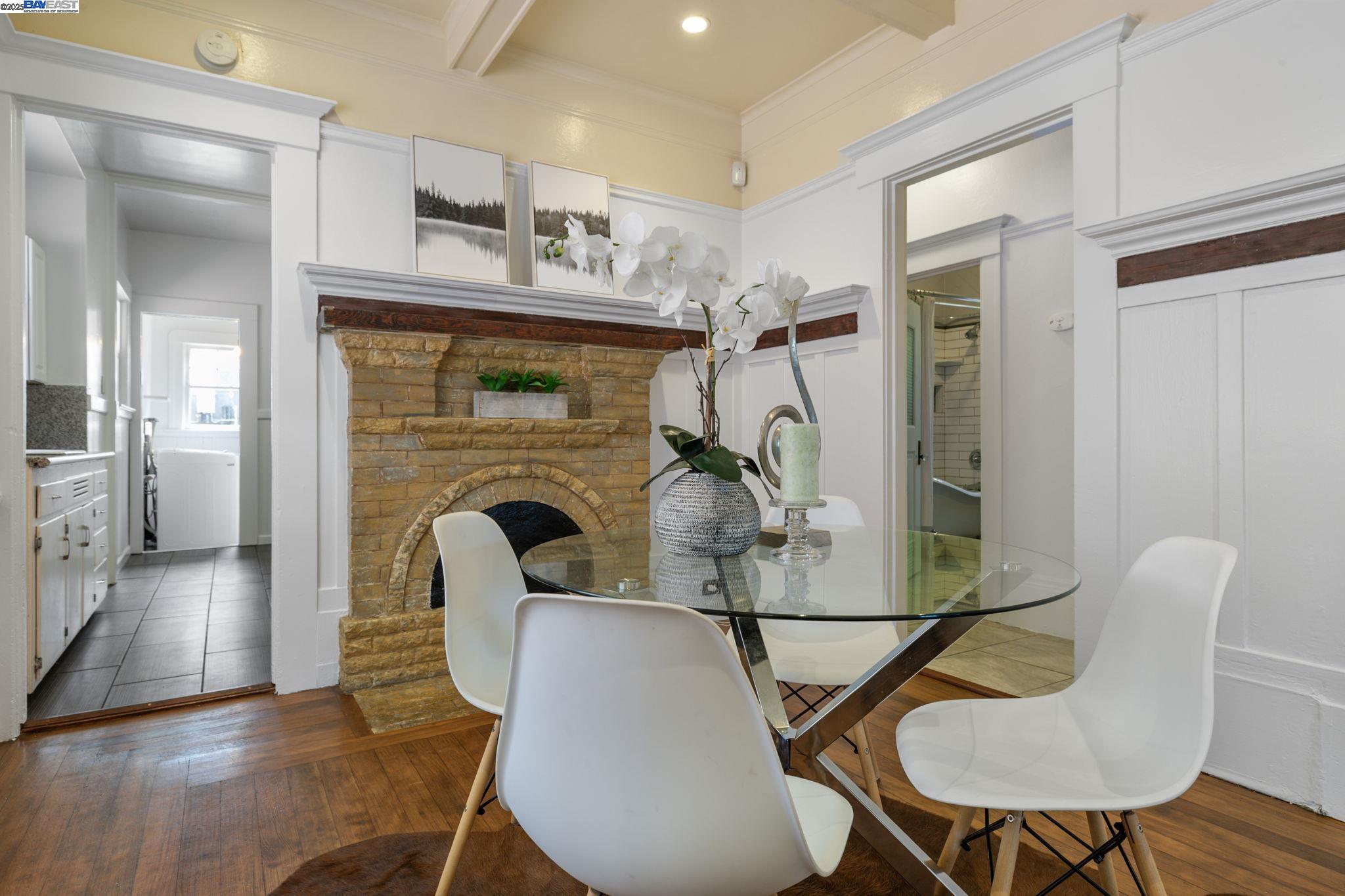 Detail Gallery Image 11 of 46 For 1034 21st St, Oakland,  CA 94606 - 2 Beds | 2 Baths