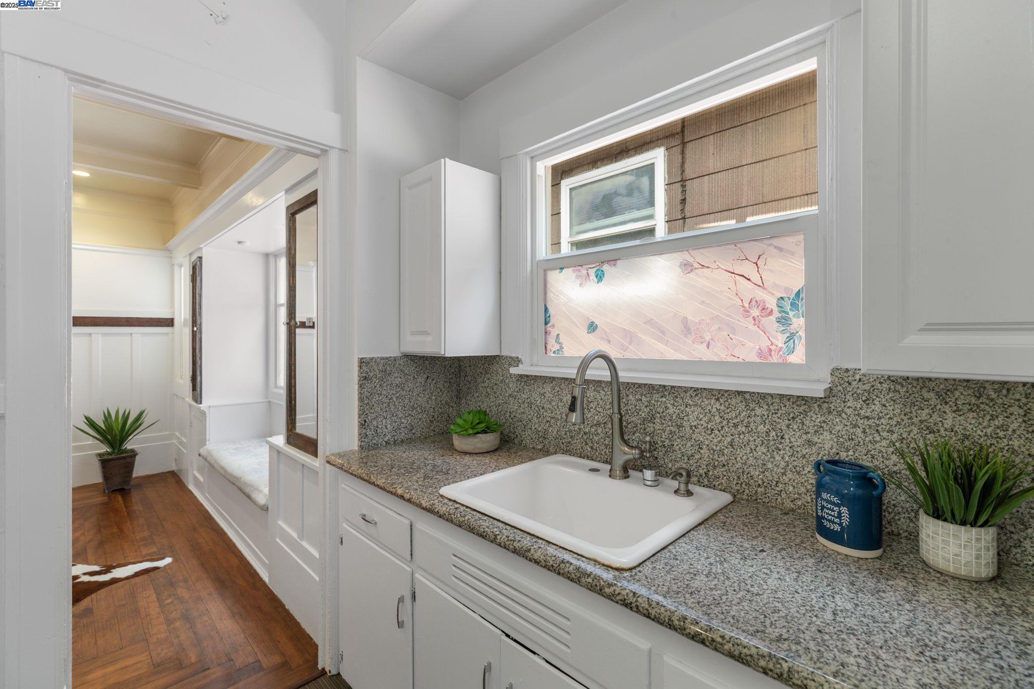 Detail Gallery Image 17 of 46 For 1034 21st St, Oakland,  CA 94606 - 2 Beds | 2 Baths