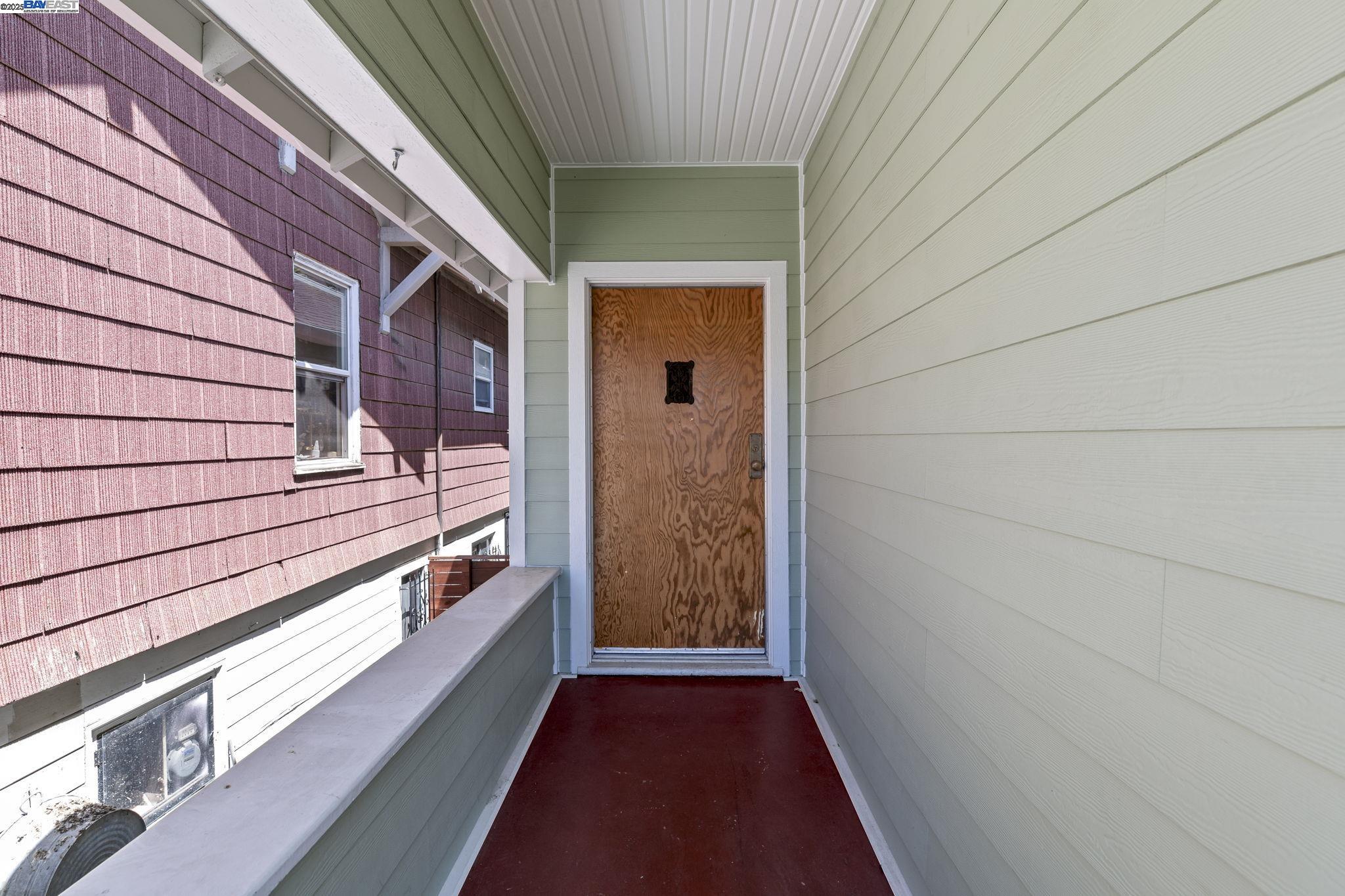 Detail Gallery Image 4 of 46 For 1034 21st St, Oakland,  CA 94606 - 2 Beds | 2 Baths