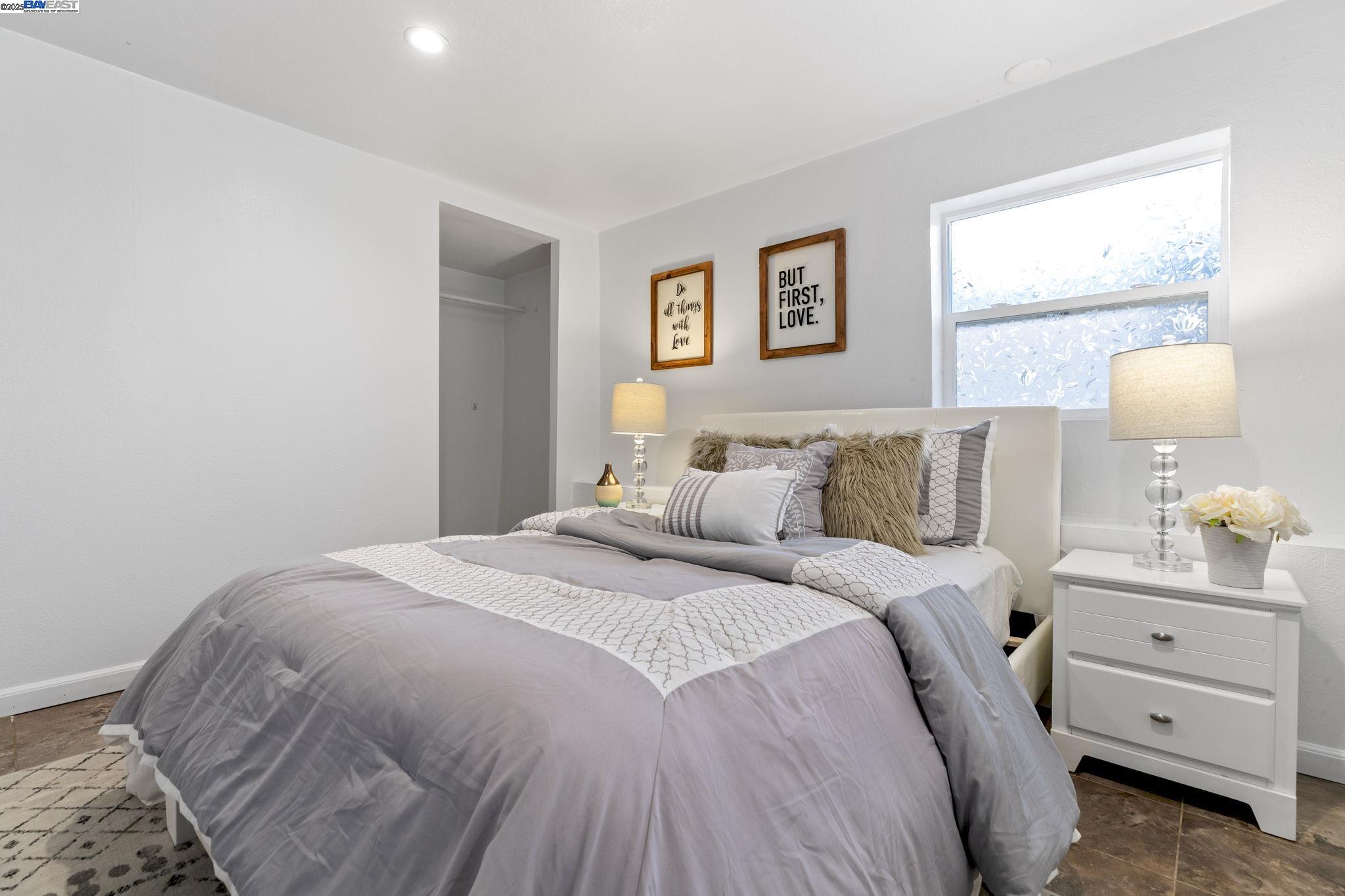 Detail Gallery Image 35 of 46 For 1034 21st St, Oakland,  CA 94606 - 2 Beds | 2 Baths
