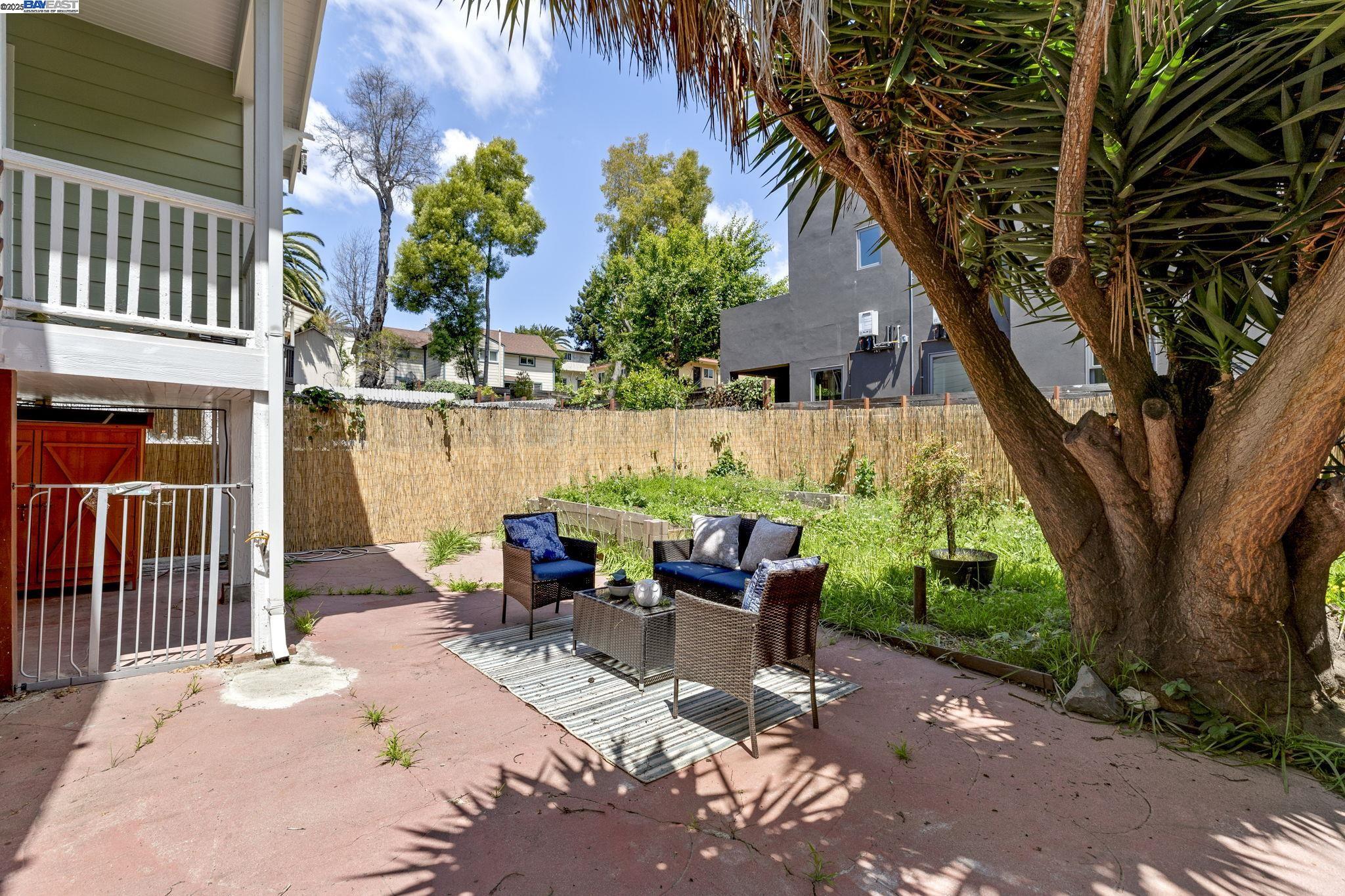 Detail Gallery Image 42 of 46 For 1034 21st St, Oakland,  CA 94606 - 2 Beds | 2 Baths