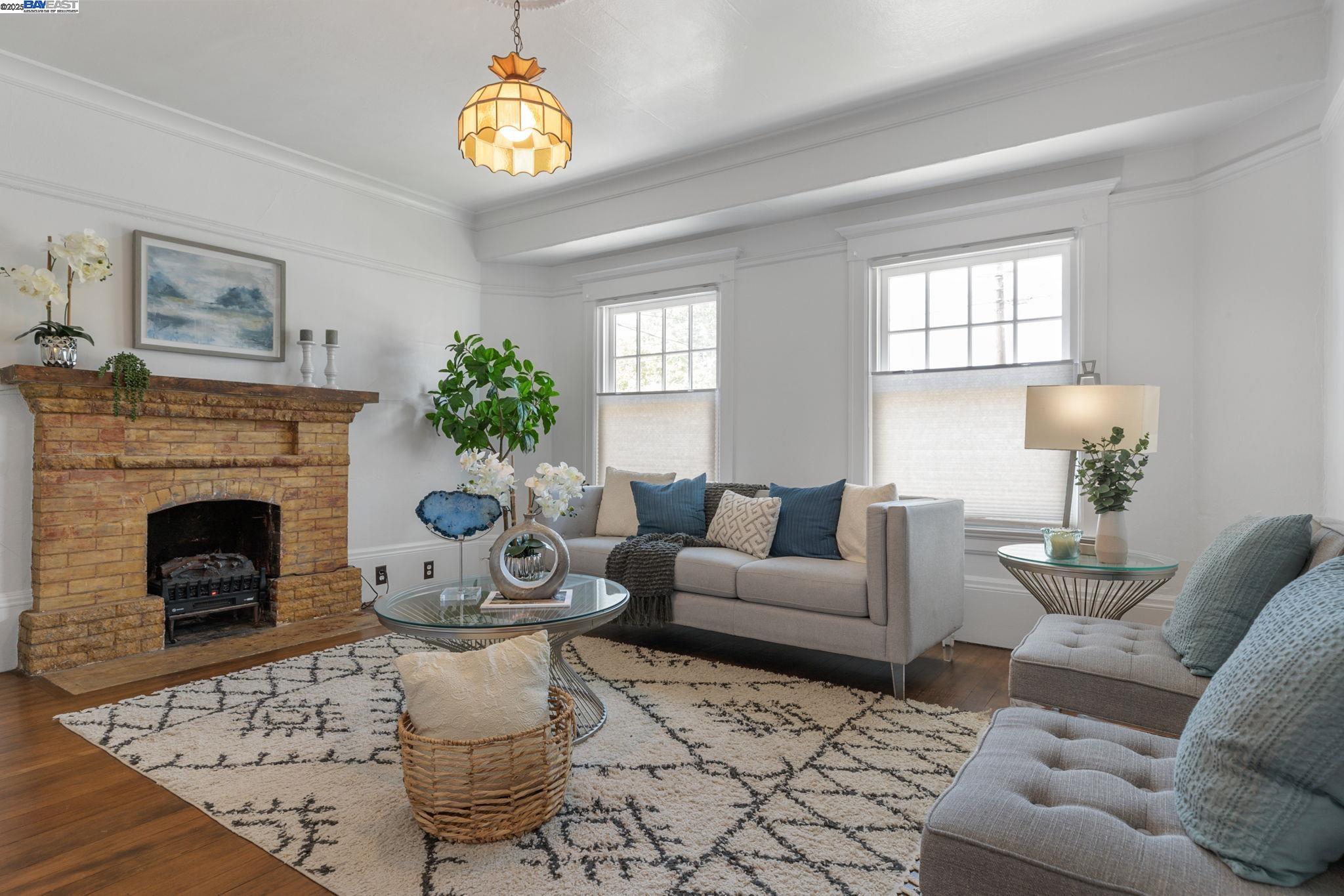 Detail Gallery Image 6 of 46 For 1034 21st St, Oakland,  CA 94606 - 2 Beds | 2 Baths