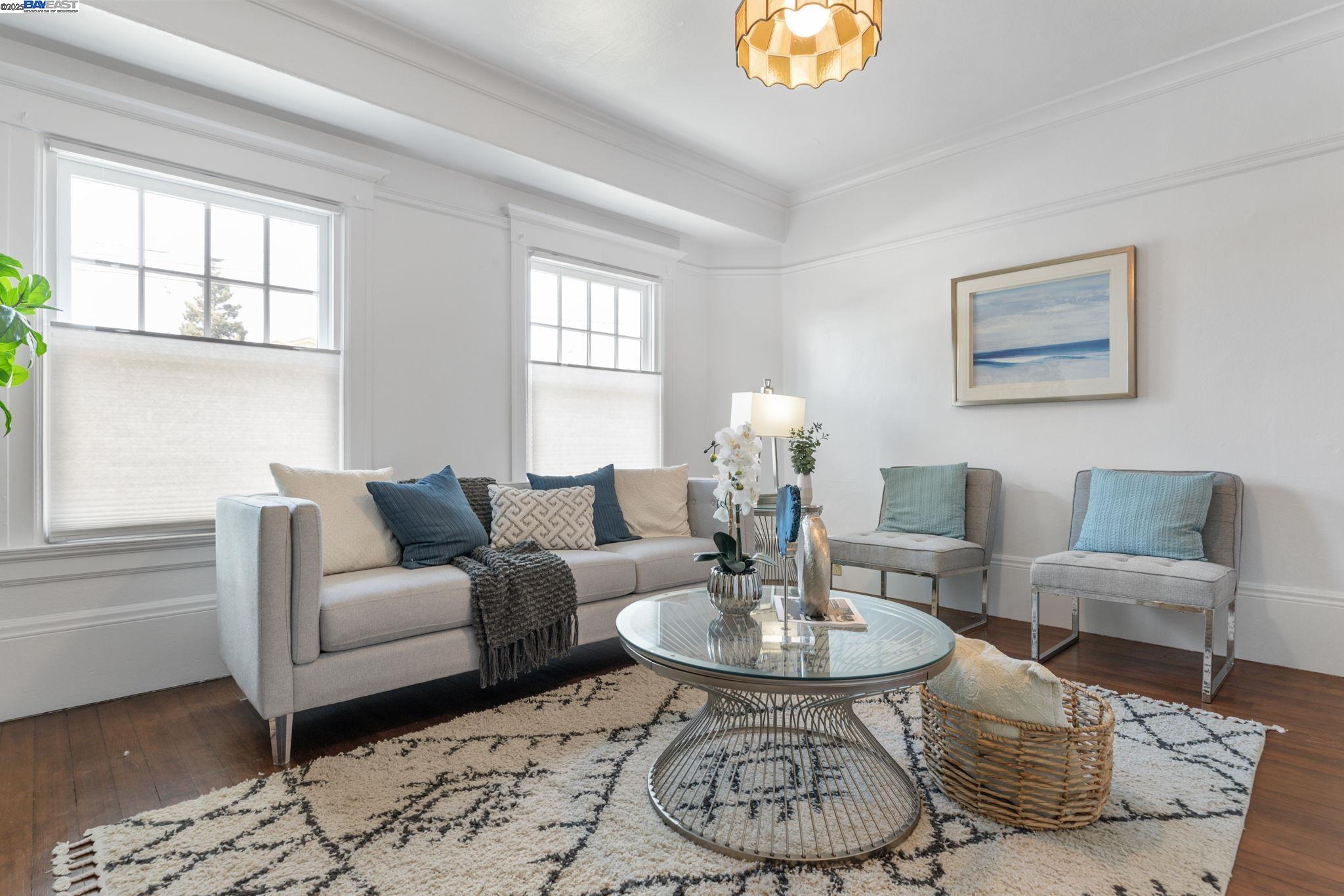 Detail Gallery Image 7 of 46 For 1034 21st St, Oakland,  CA 94606 - 2 Beds | 2 Baths