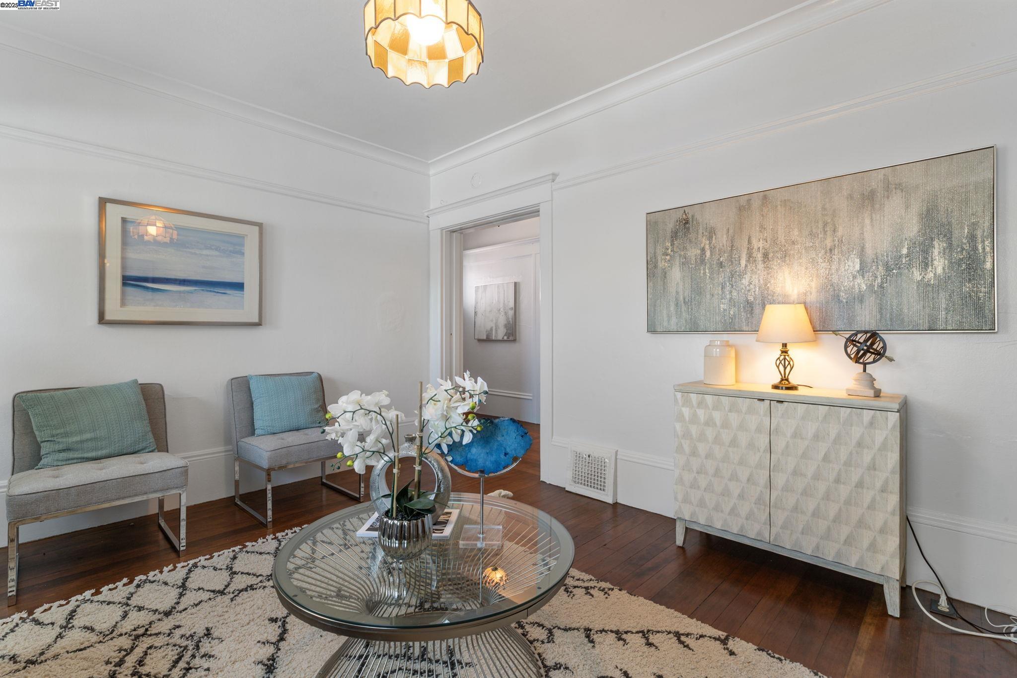 Detail Gallery Image 8 of 46 For 1034 21st St, Oakland,  CA 94606 - 2 Beds | 2 Baths