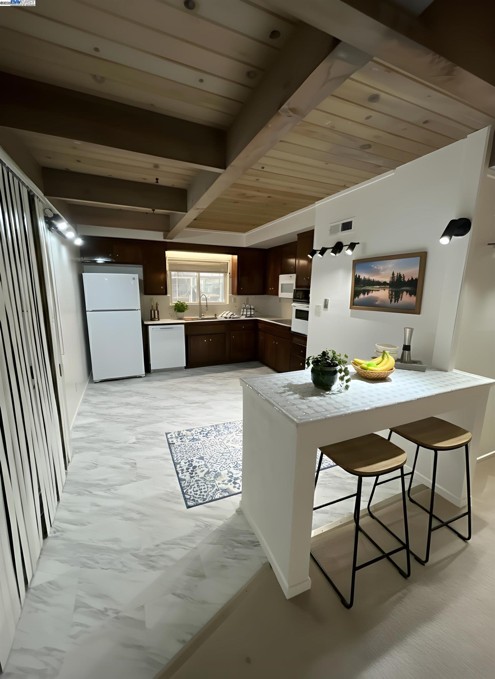 Detail Gallery Image 1 of 16 For 900 F, Davis,  CA 95616 - 3 Beds | 1/1 Baths