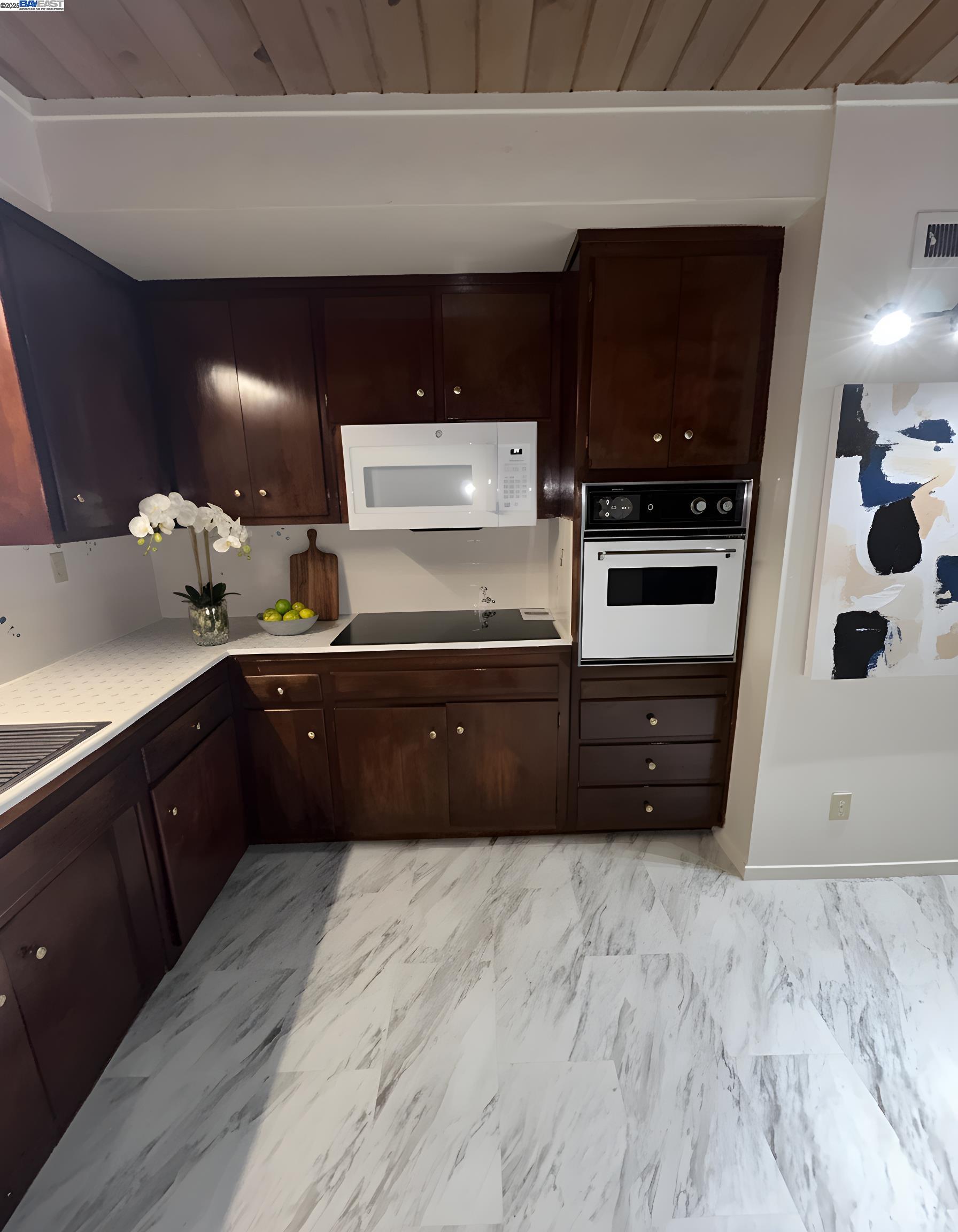 Detail Gallery Image 4 of 16 For 900 F, Davis,  CA 95616 - 3 Beds | 1/1 Baths