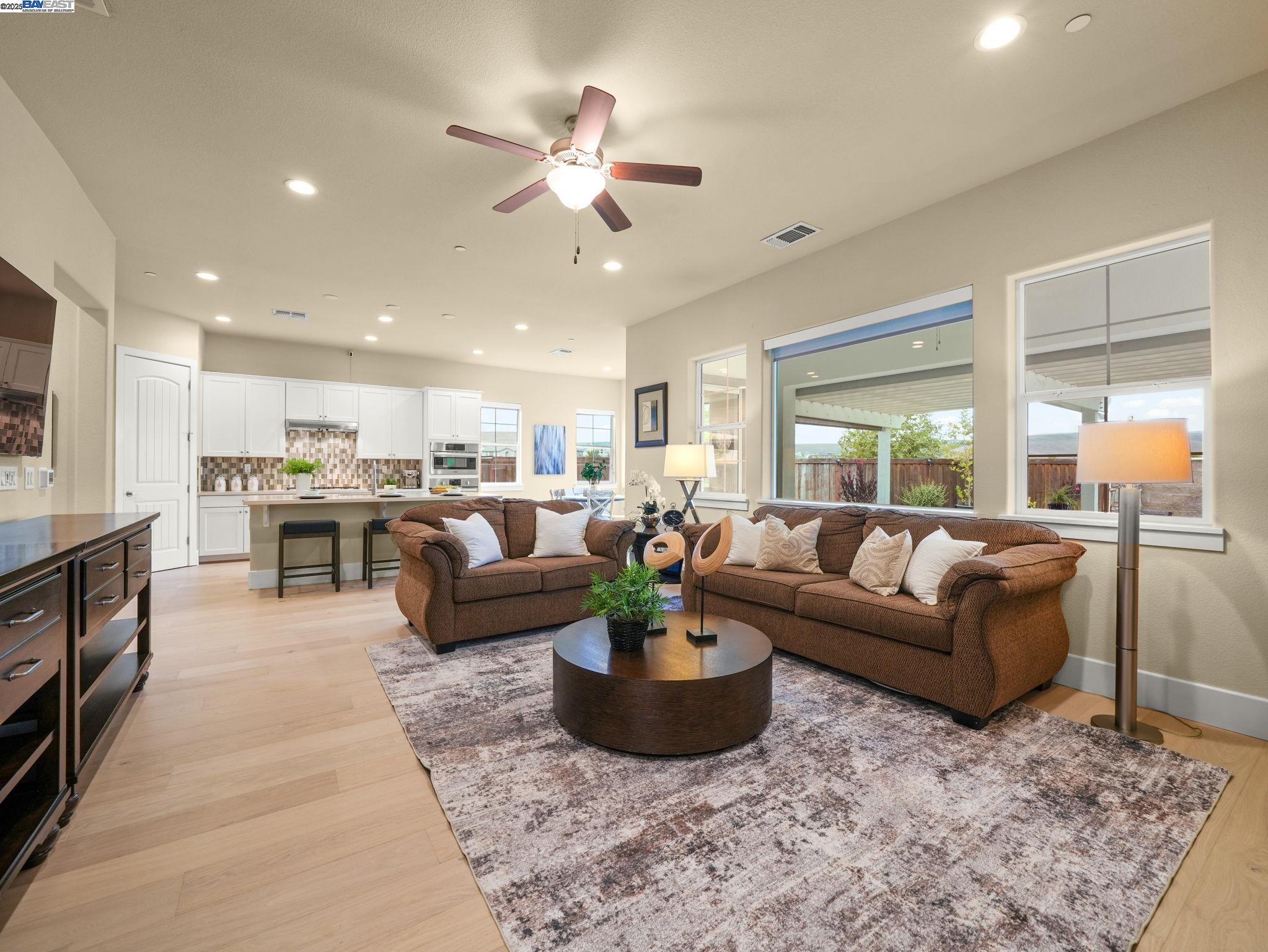 Detail Gallery Image 17 of 44 For 7211 Kylemore Ct, Dublin,  CA 94568 - 5 Beds | 3 Baths
