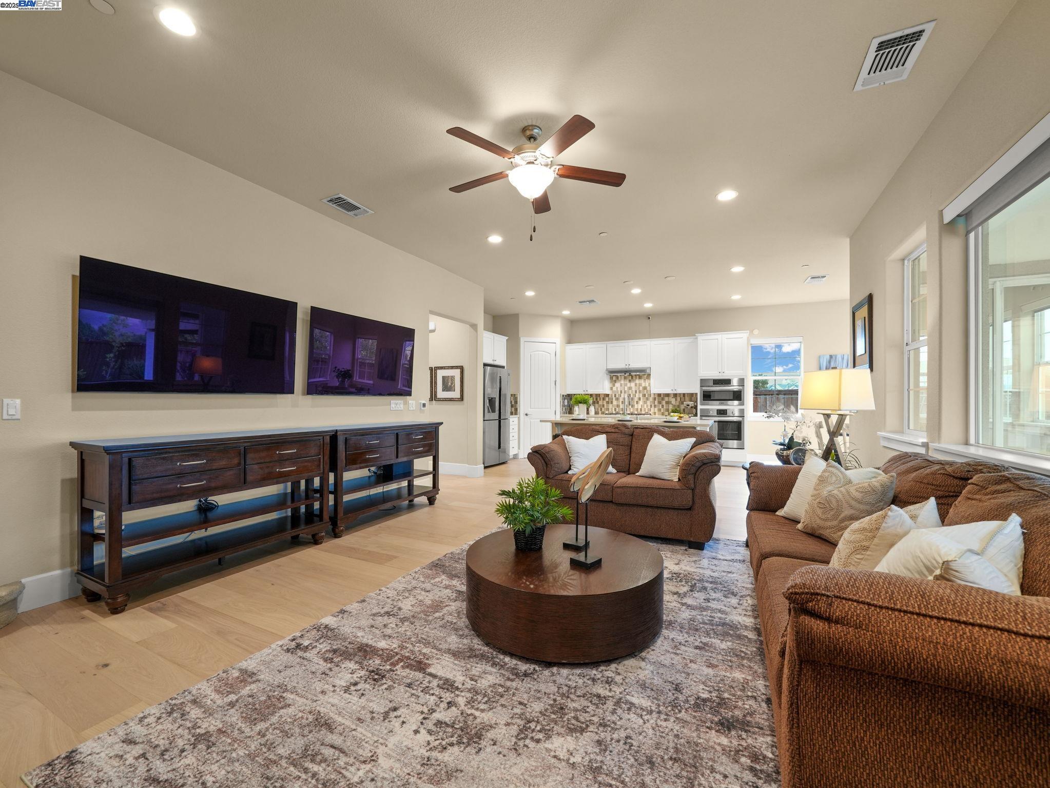 Detail Gallery Image 18 of 44 For 7211 Kylemore Ct, Dublin,  CA 94568 - 5 Beds | 3 Baths